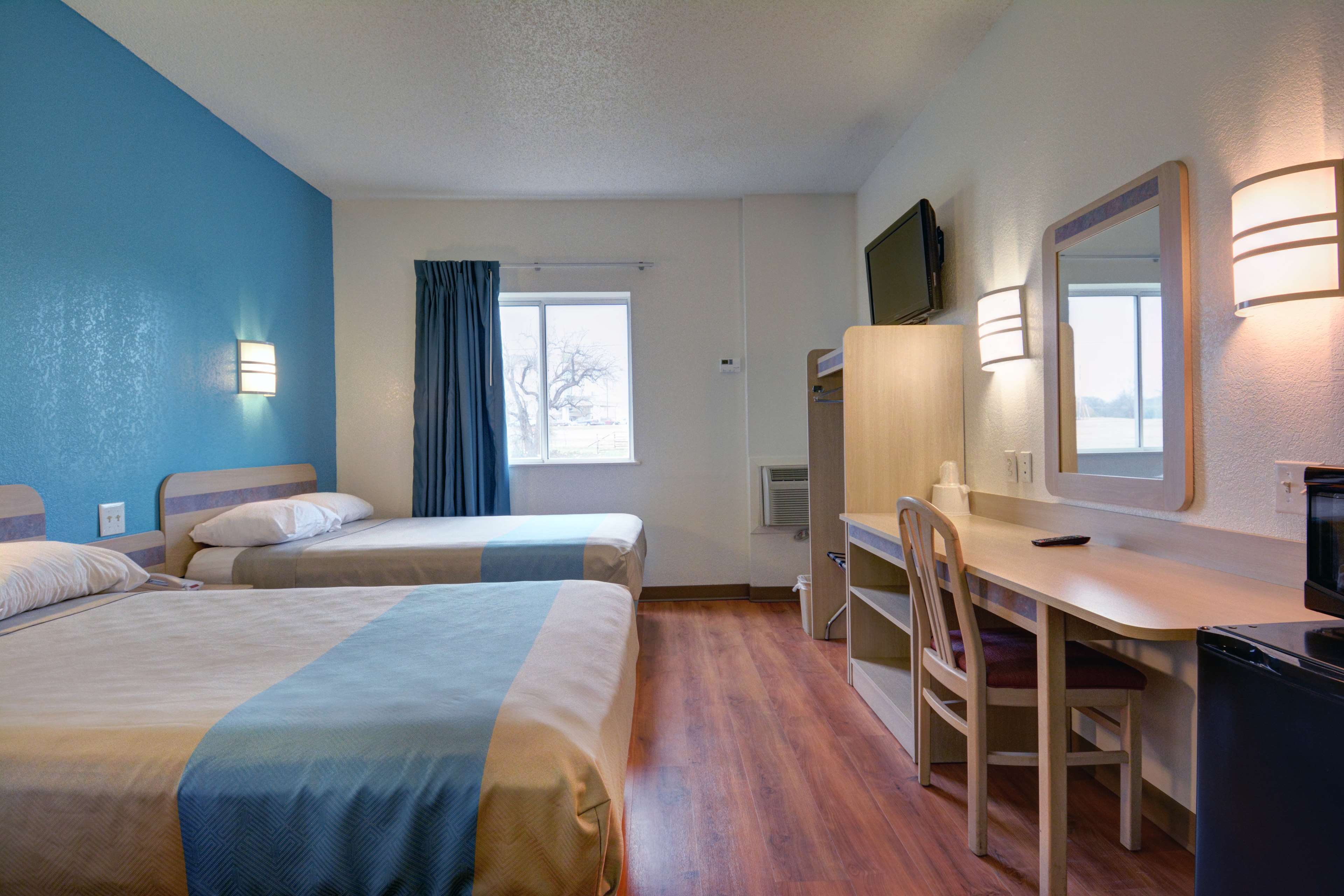 Motel 6 Denison