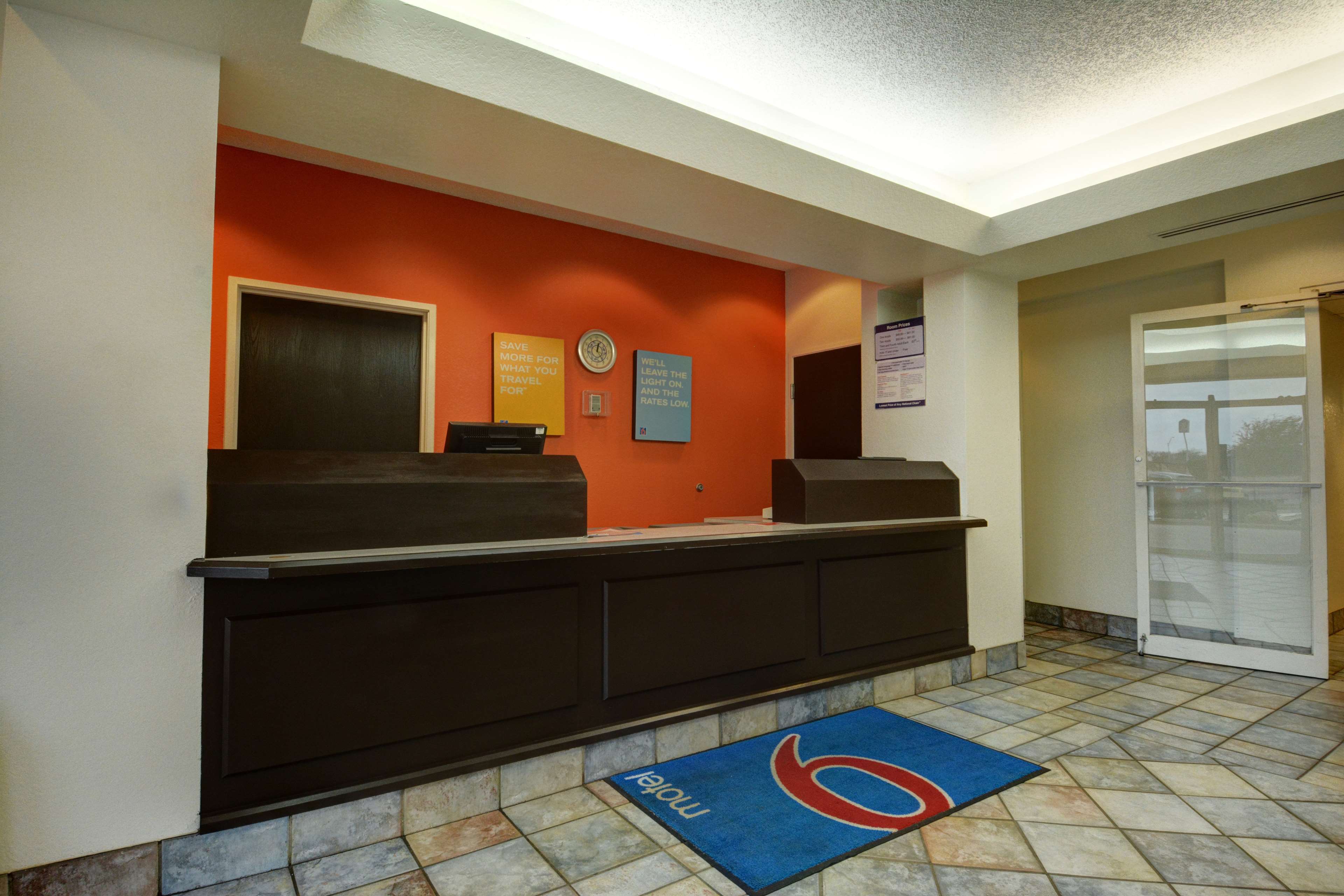 Motel 6 Denison