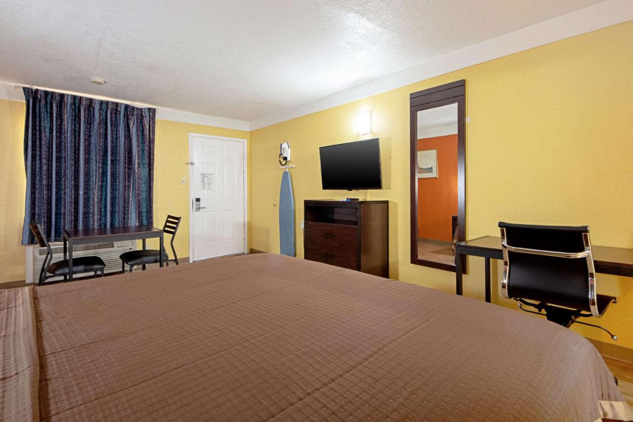 Economy Inn & Suites