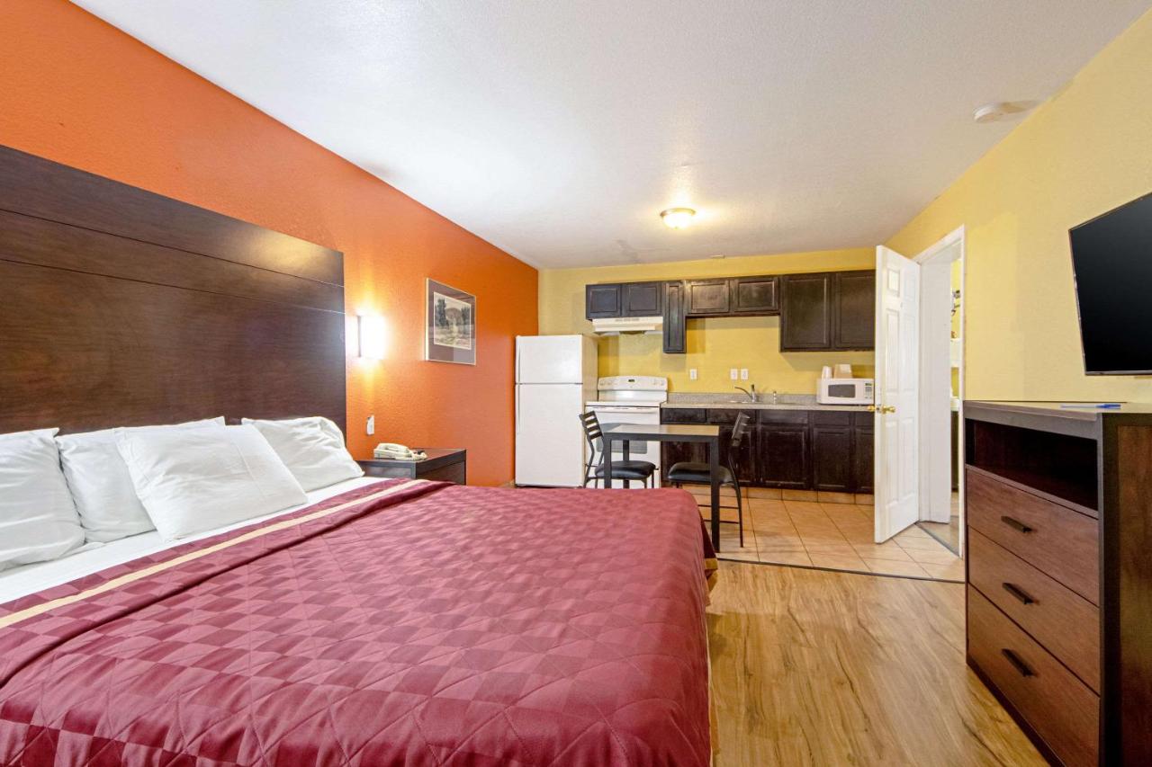 Economy Inn & Suites