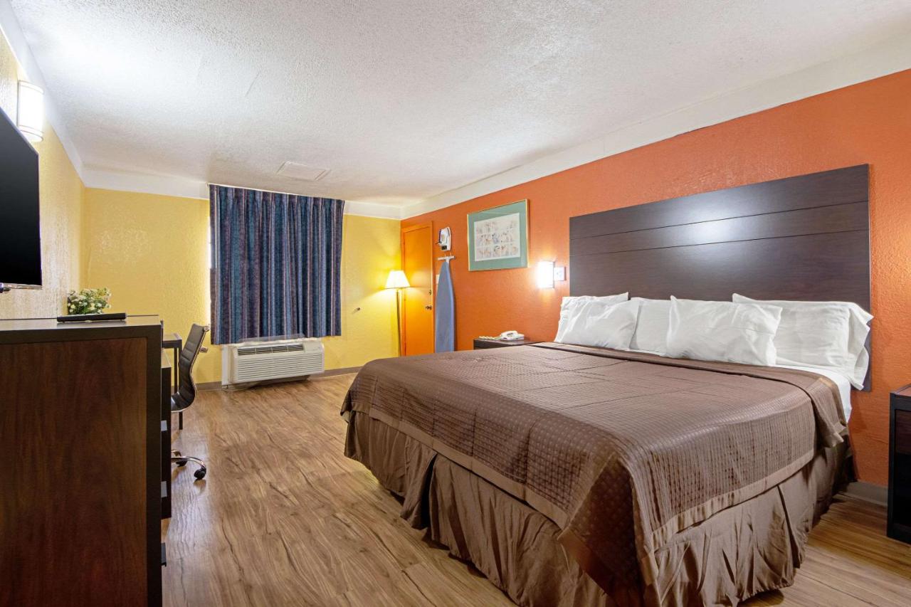 Economy Inn & Suites