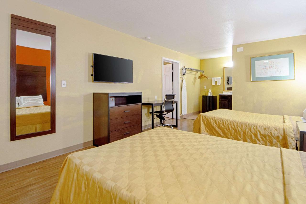 Economy Inn & Suites