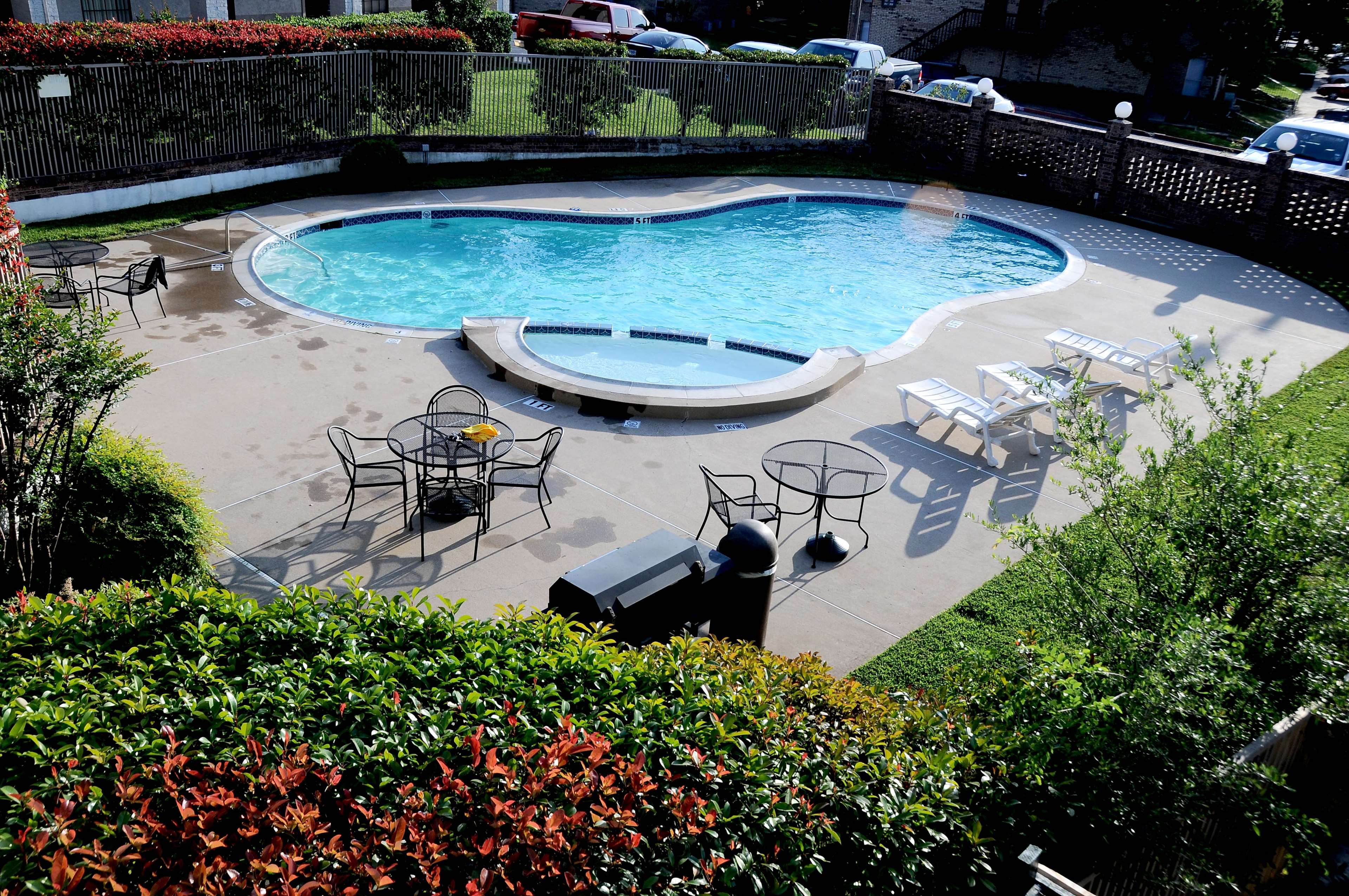 Economy Inn & Suites
