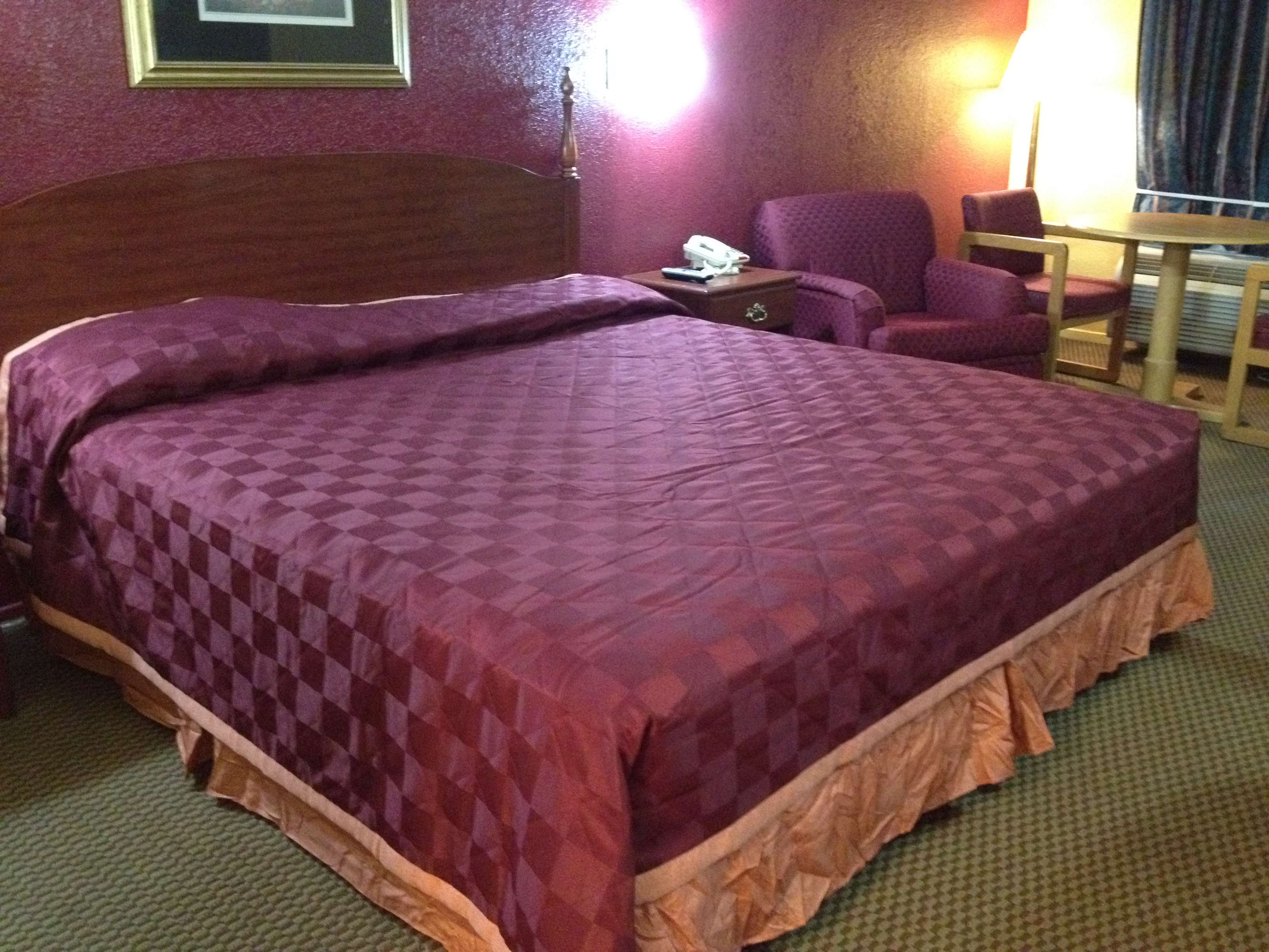 Economy Inn & Suites