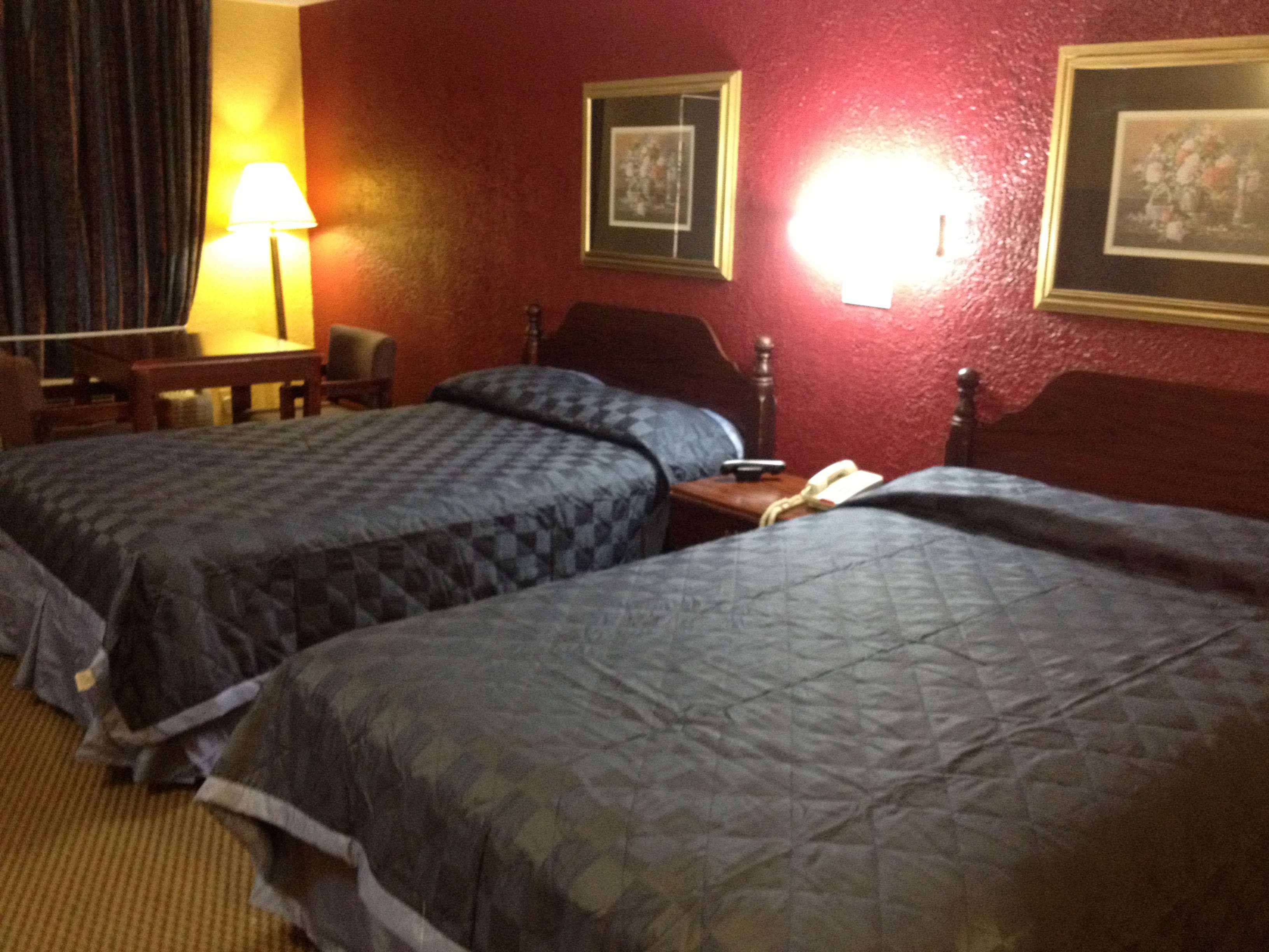 Economy Inn & Suites
