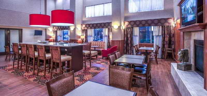 Hampton Inn & Suites Denton