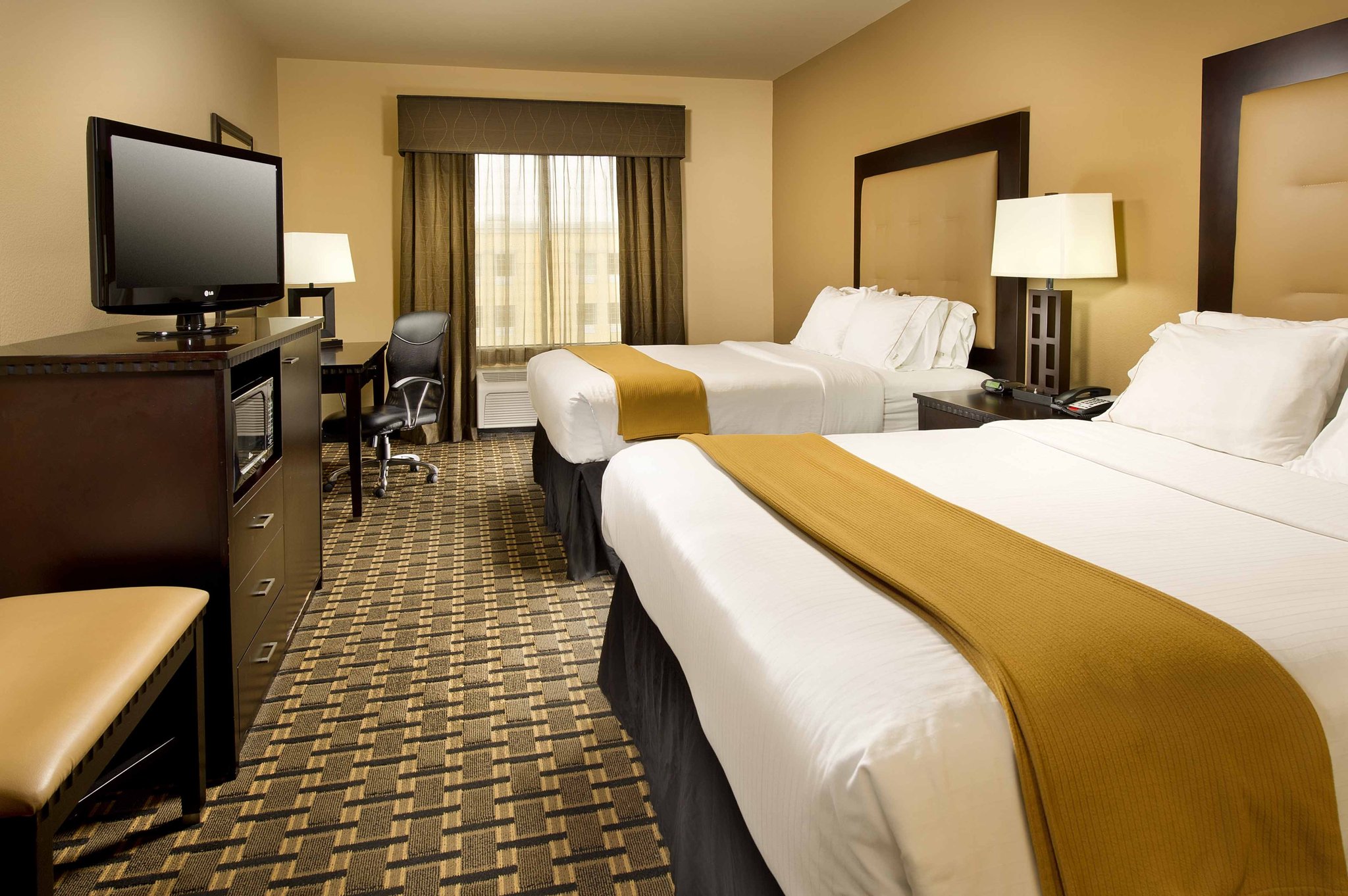 Holiday Inn Express Hotel & Suites Denton-Unt-Twu