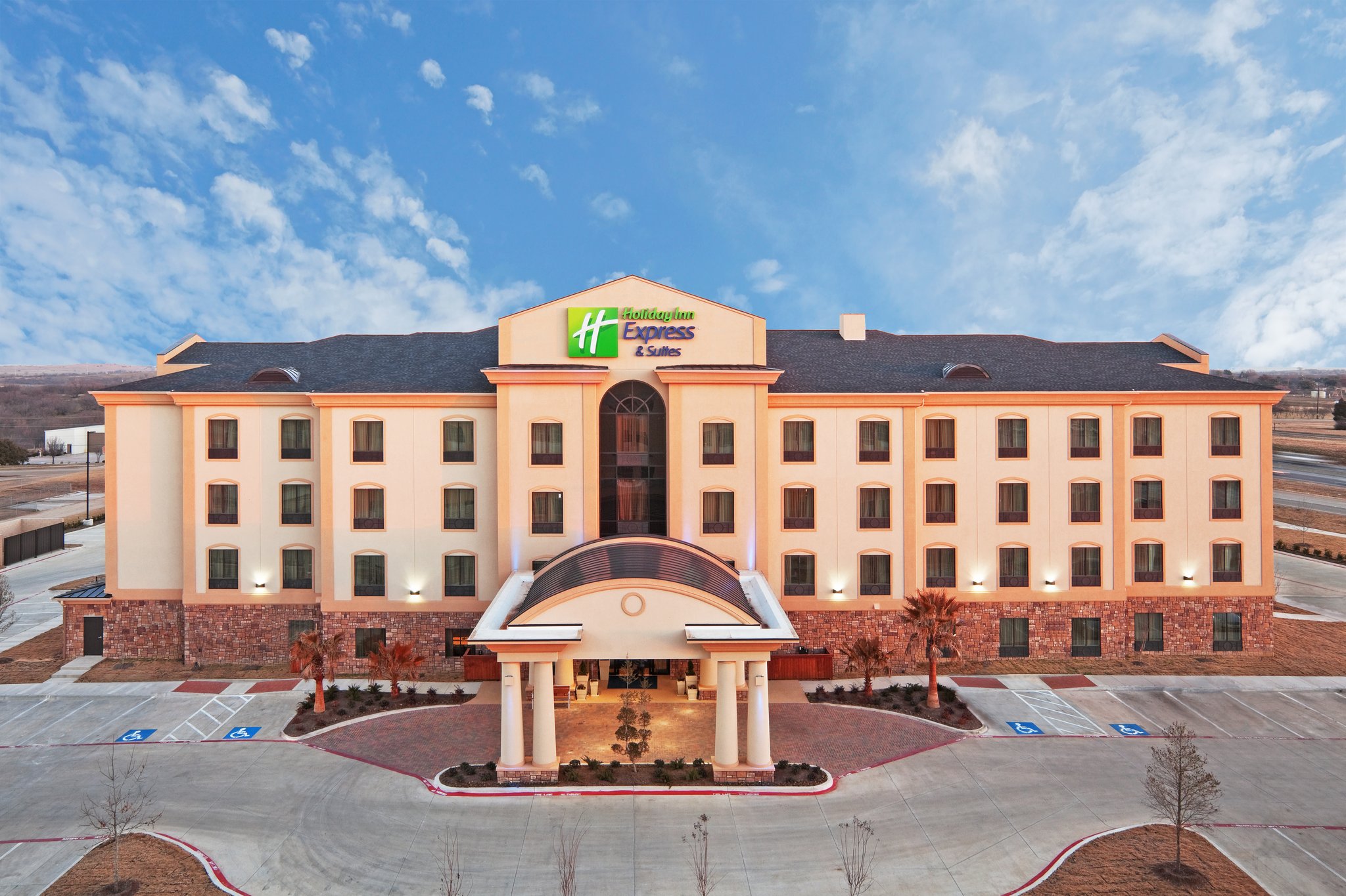 Holiday Inn Express Hotel & Suites Denton-Unt-Twu