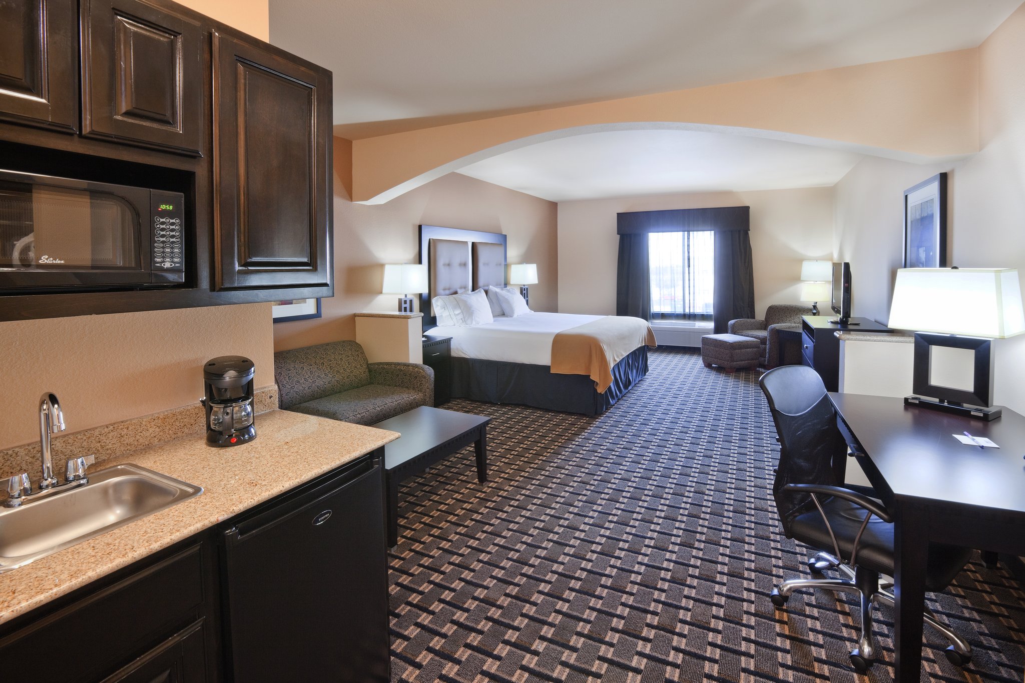 Holiday Inn Express Hotel & Suites Denton-Unt-Twu