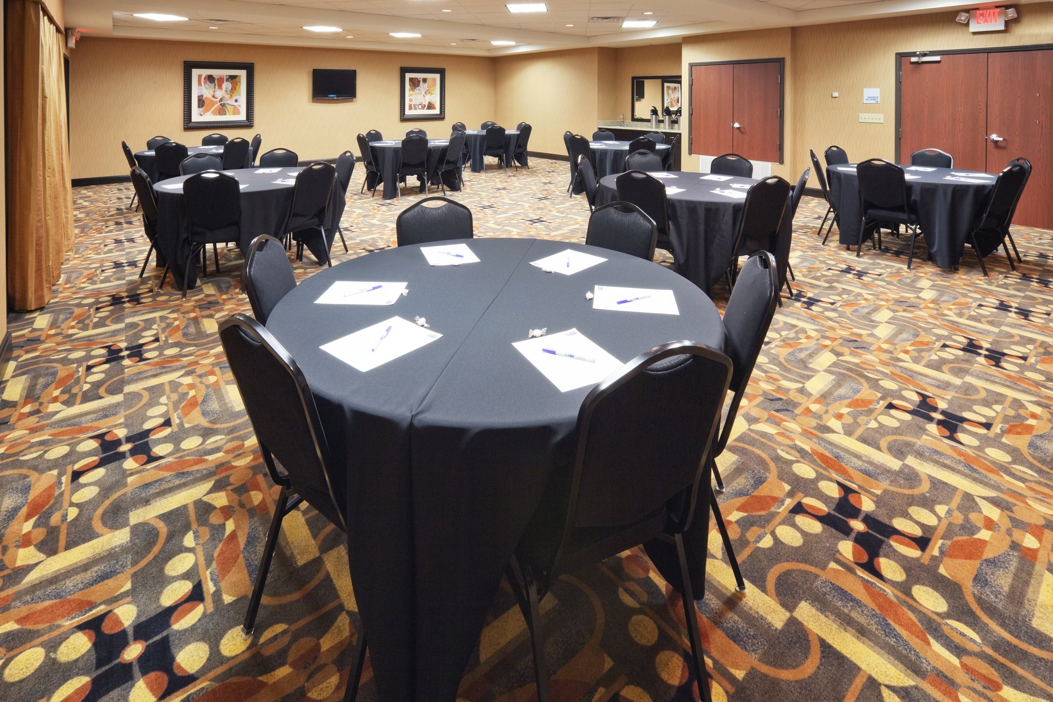 Holiday Inn Express Hotel & Suites Denton-Unt-Twu