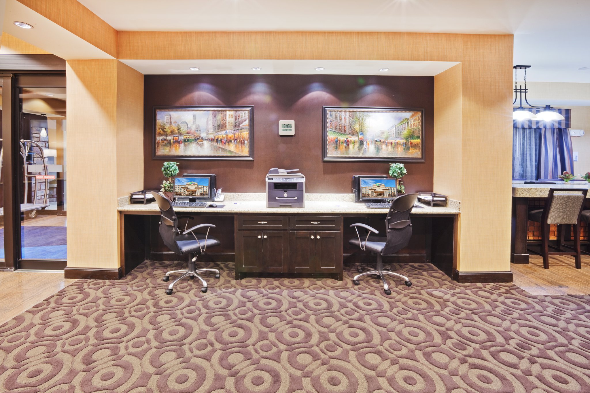 Holiday Inn Express Hotel & Suites Denton-Unt-Twu