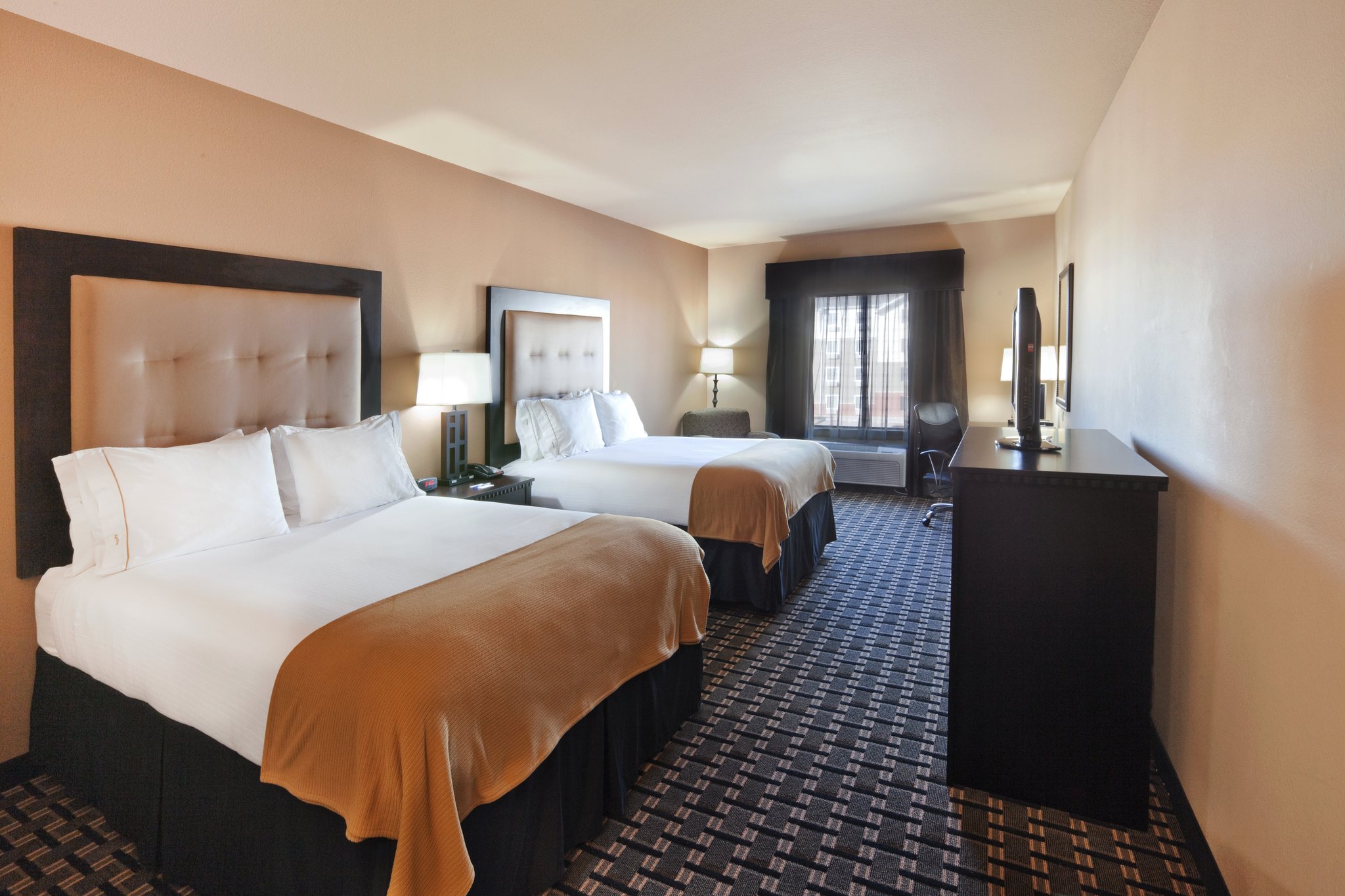 Holiday Inn Express Hotel & Suites Denton-Unt-Twu