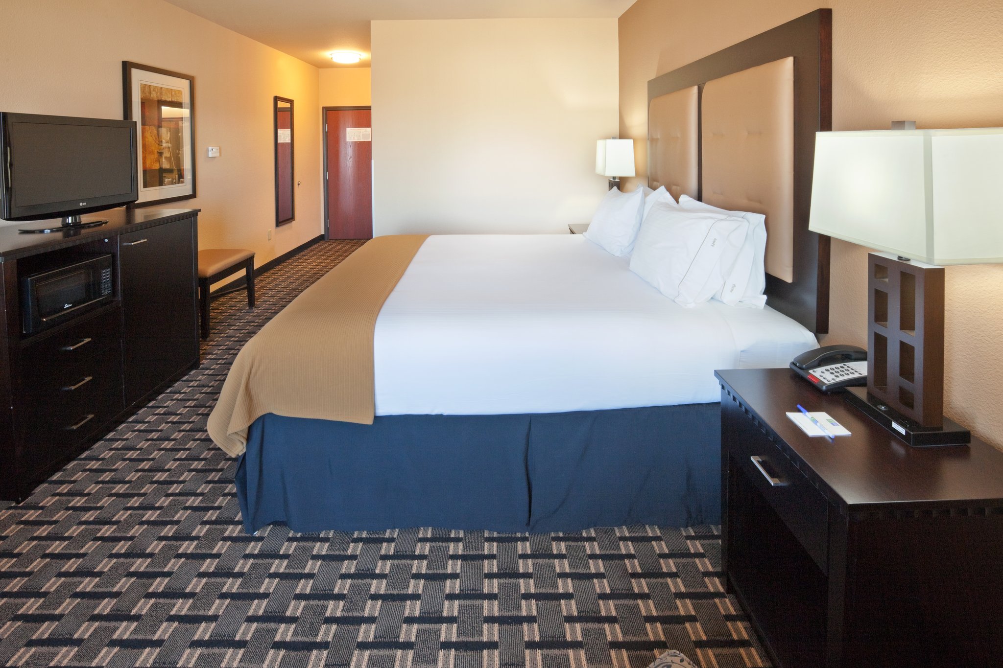 Holiday Inn Express Hotel & Suites Denton-Unt-Twu