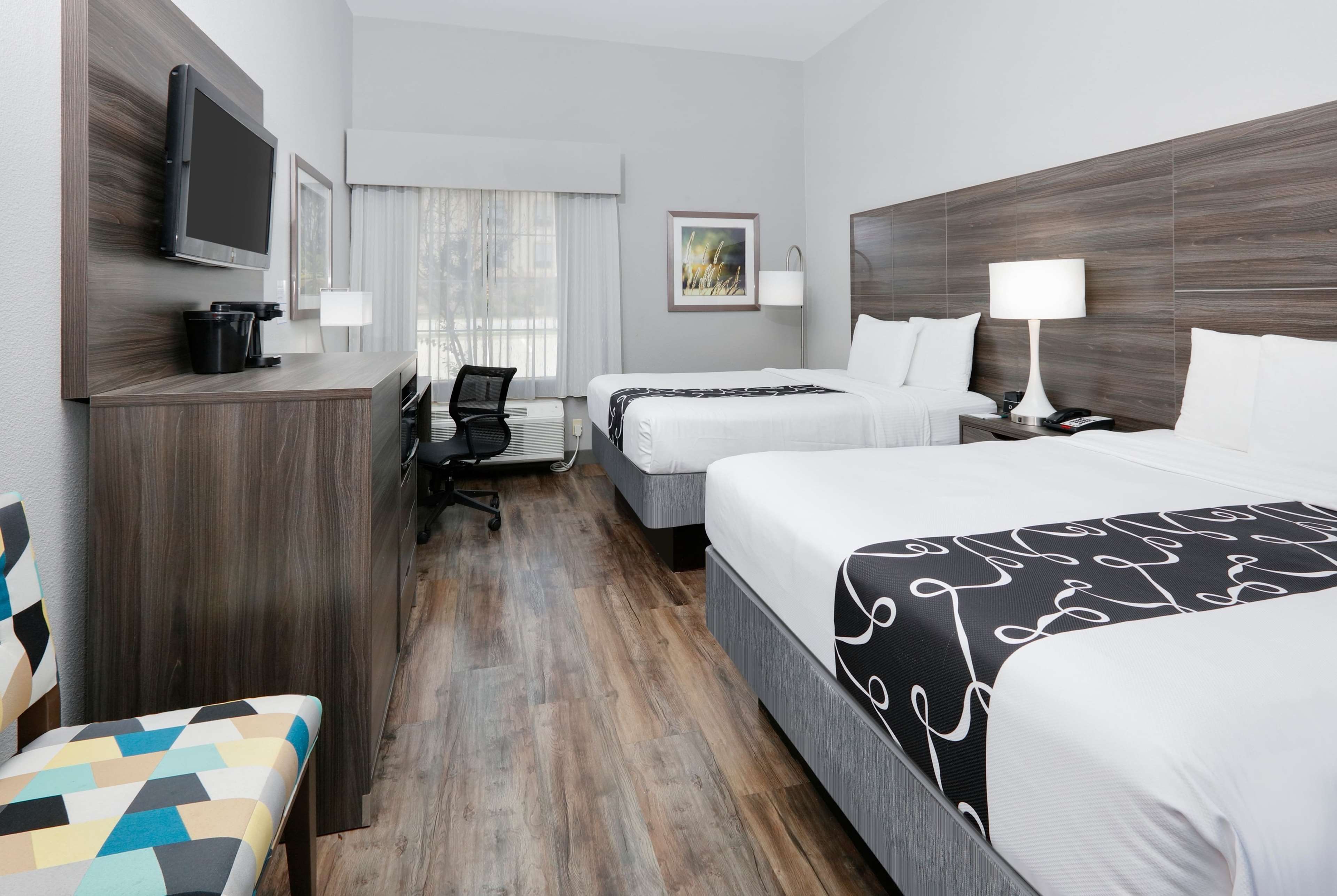 La Quinta Inn & Suites by Wyndham Denton - University Drive
