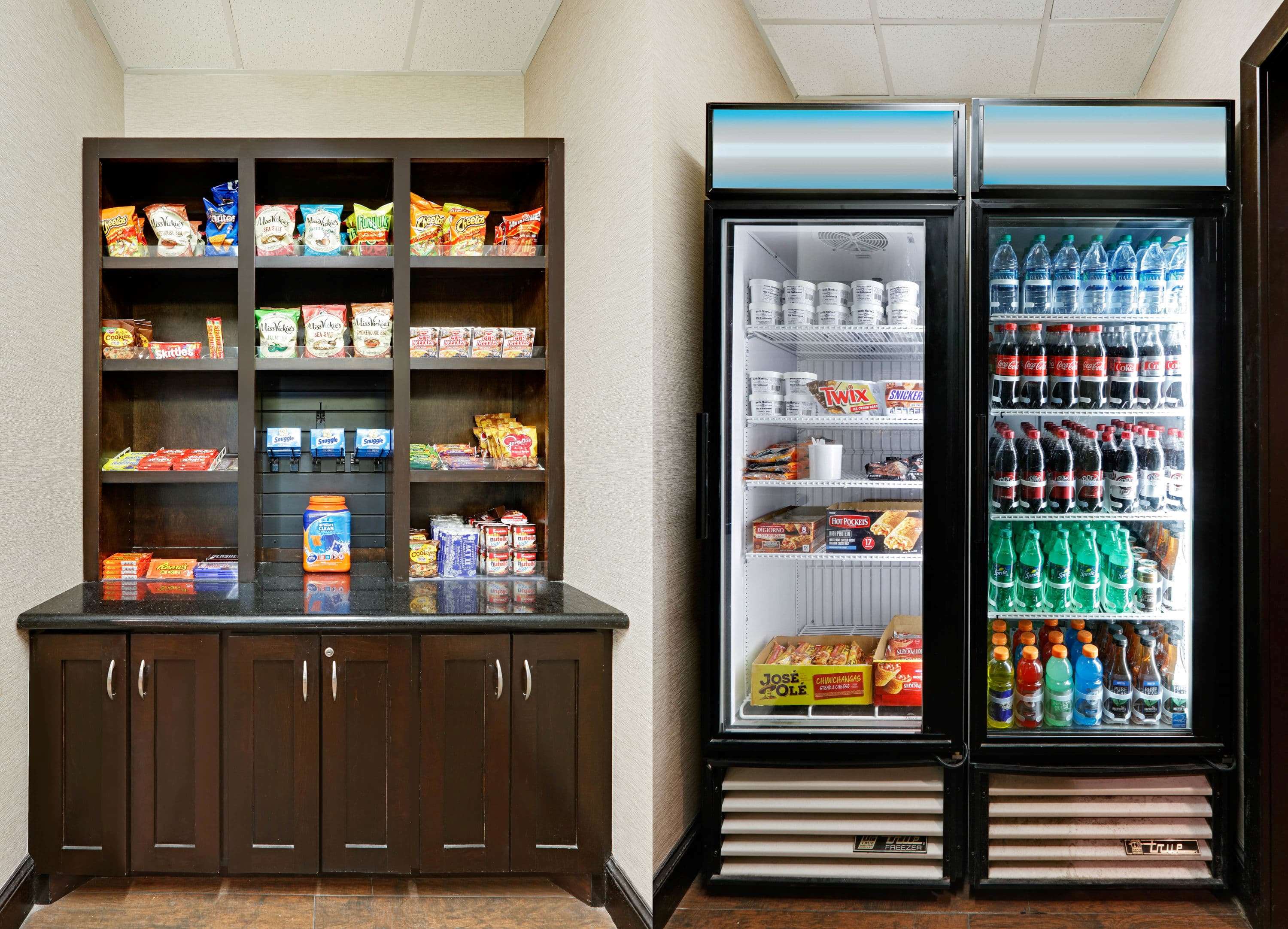La Quinta Inn & Suites by Wyndham Denton - University Drive