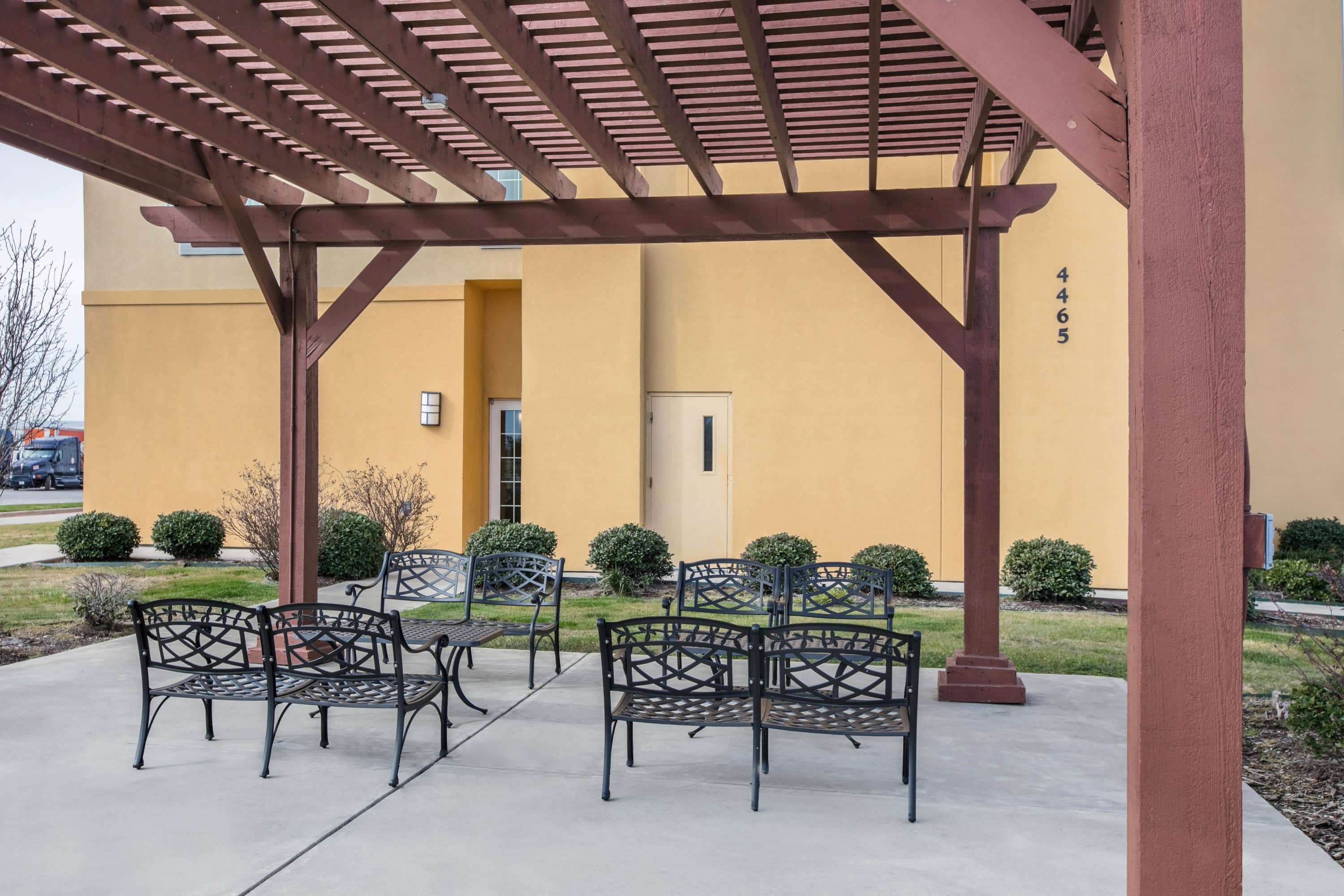 La Quinta Inn & Suites by Wyndham Denton - University Drive