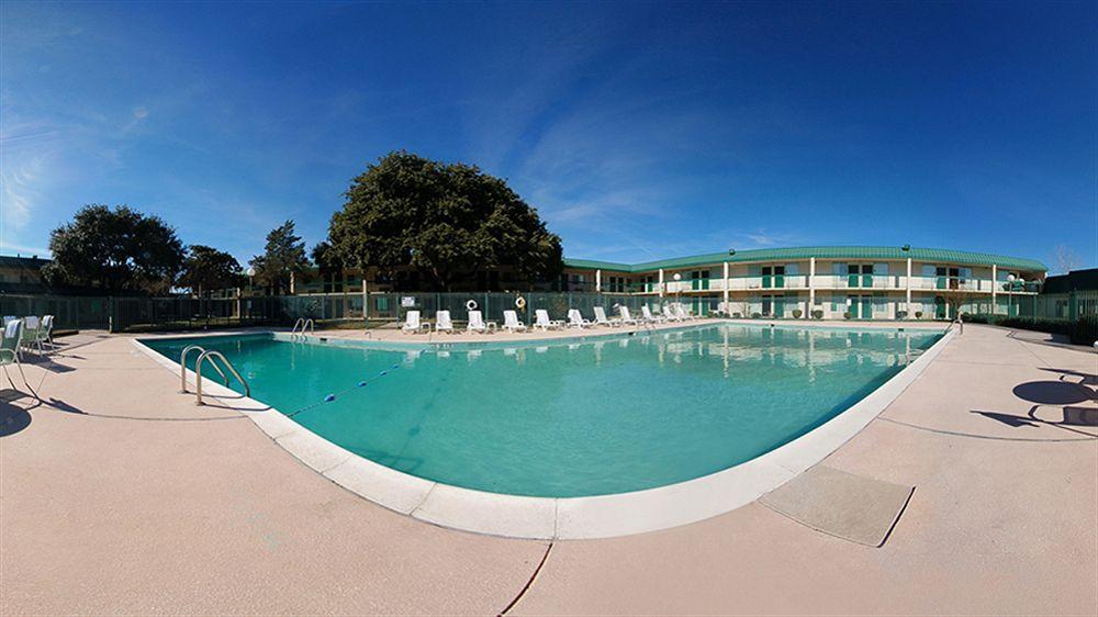 Budget Host Inn & Suites