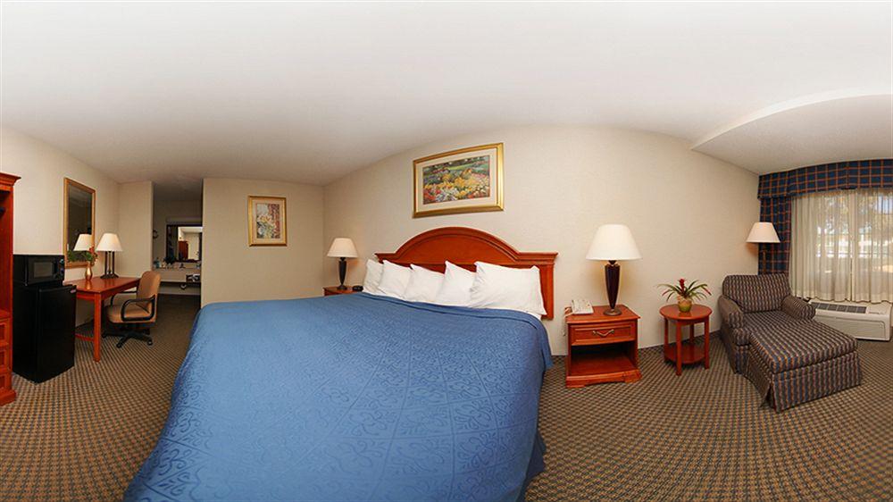Budget Host Inn & Suites