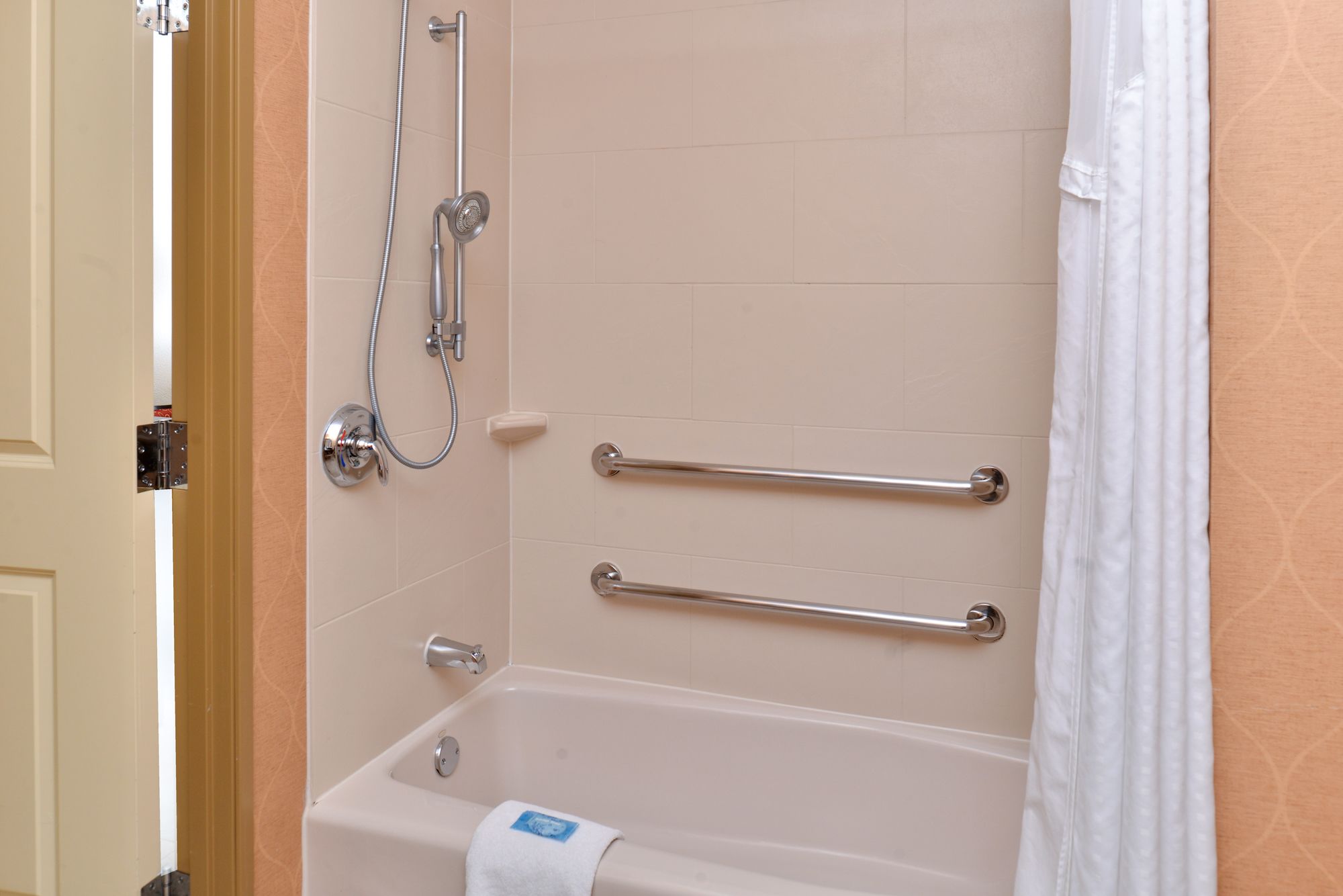 Holiday Inn Express Hotel & Suites Dallas South - Desoto
