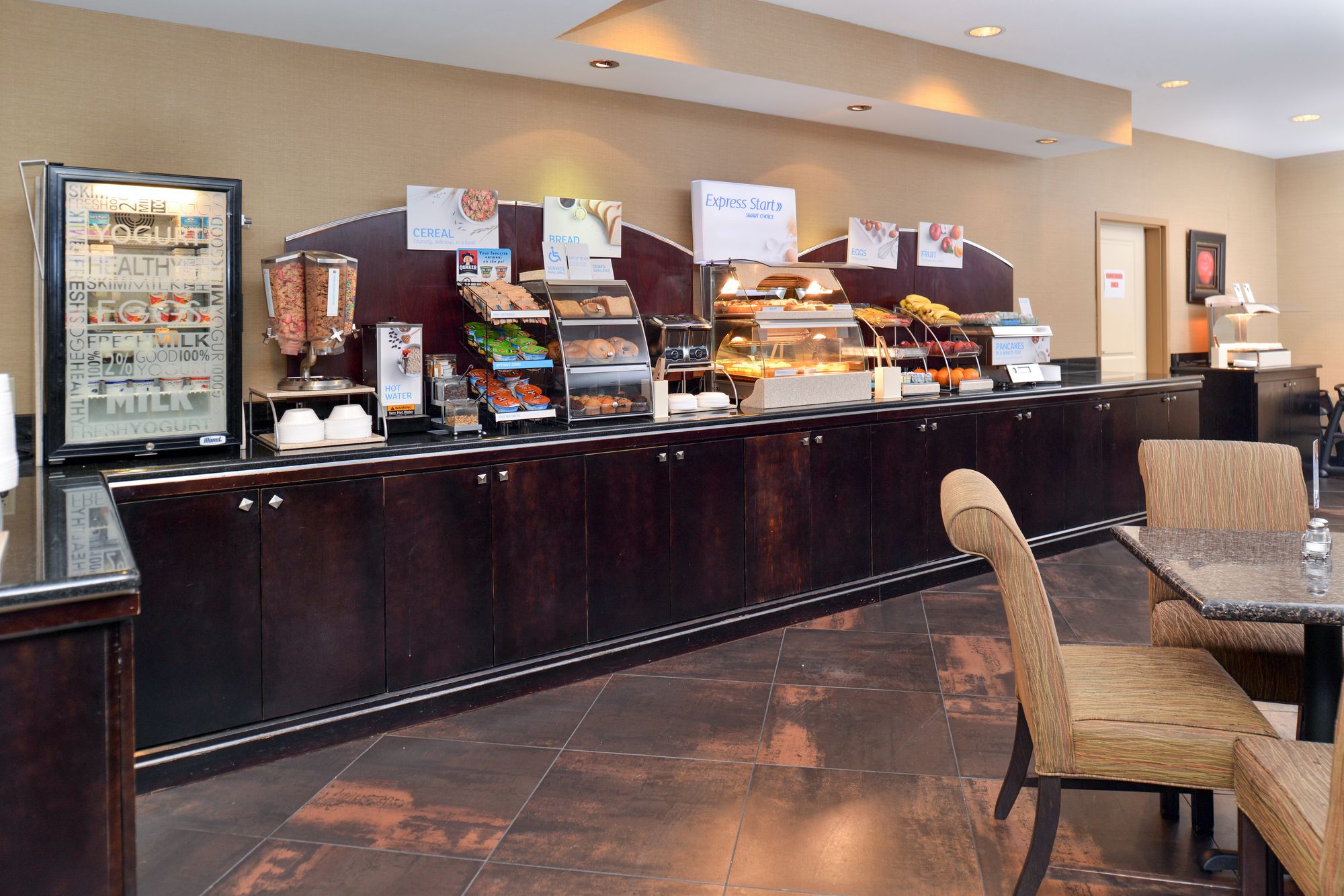 Holiday Inn Express Hotel & Suites Dallas South - Desoto