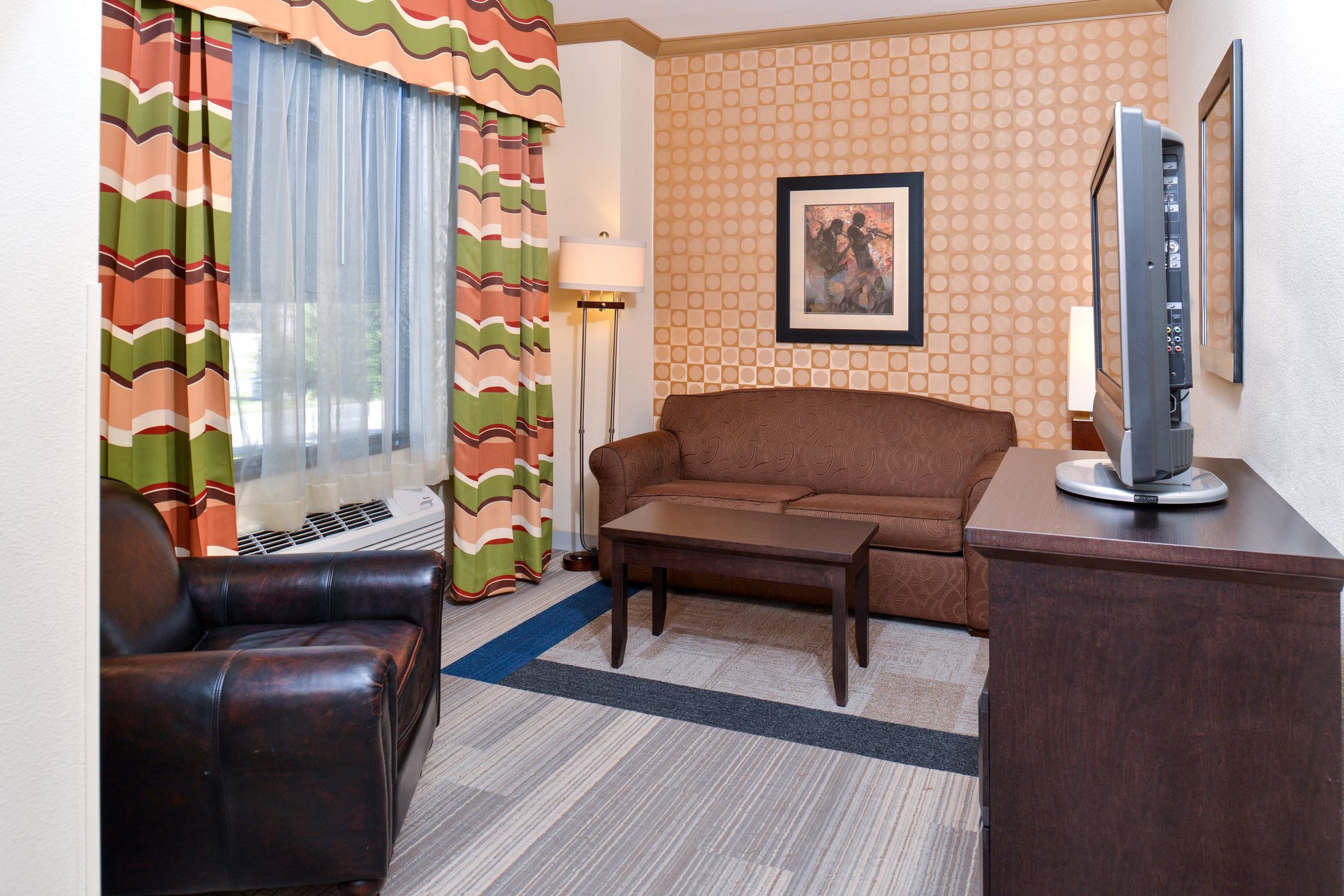 Holiday Inn Express Hotel & Suites Dallas South - Desoto