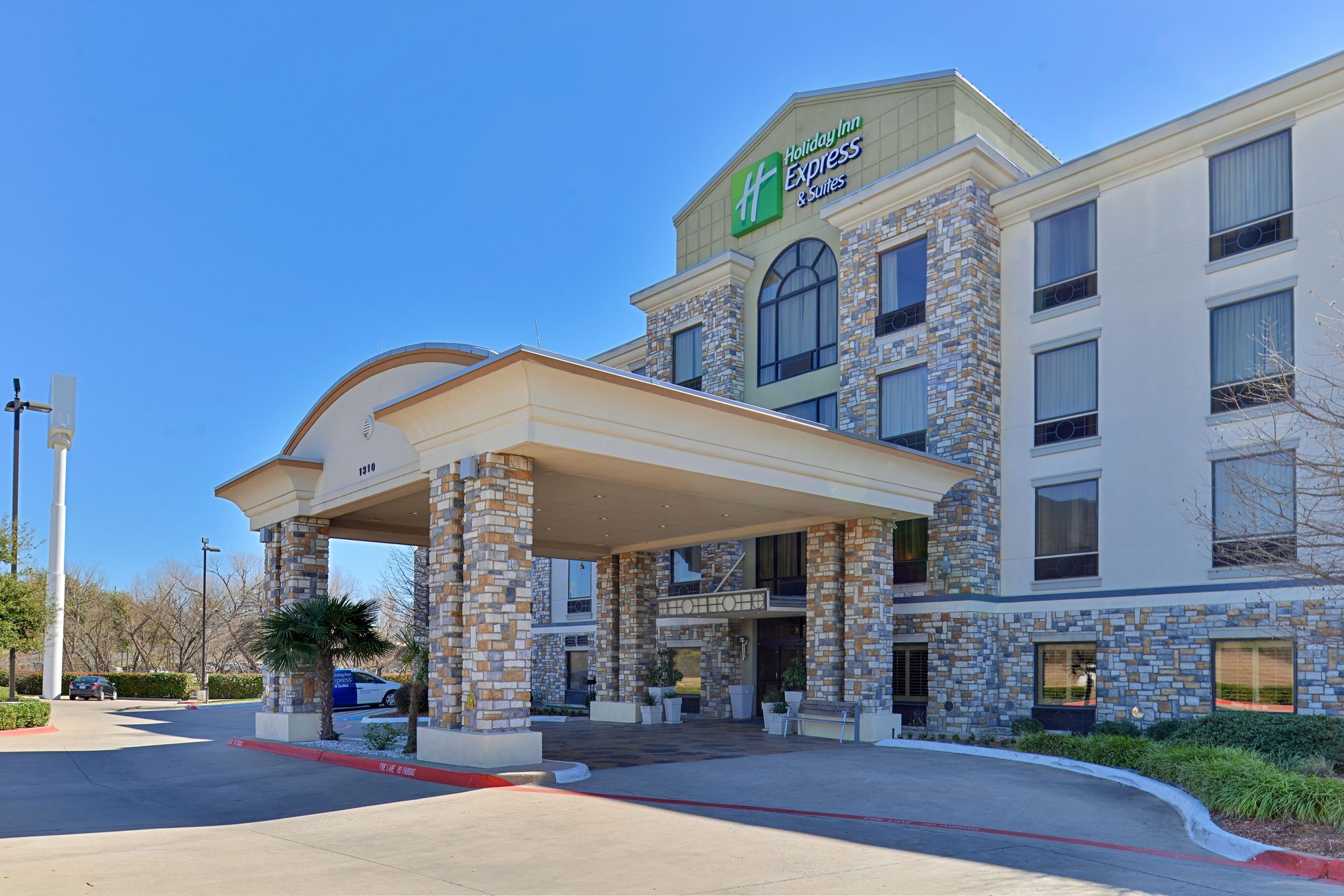 Holiday Inn Express Hotel & Suites Dallas South - Desoto