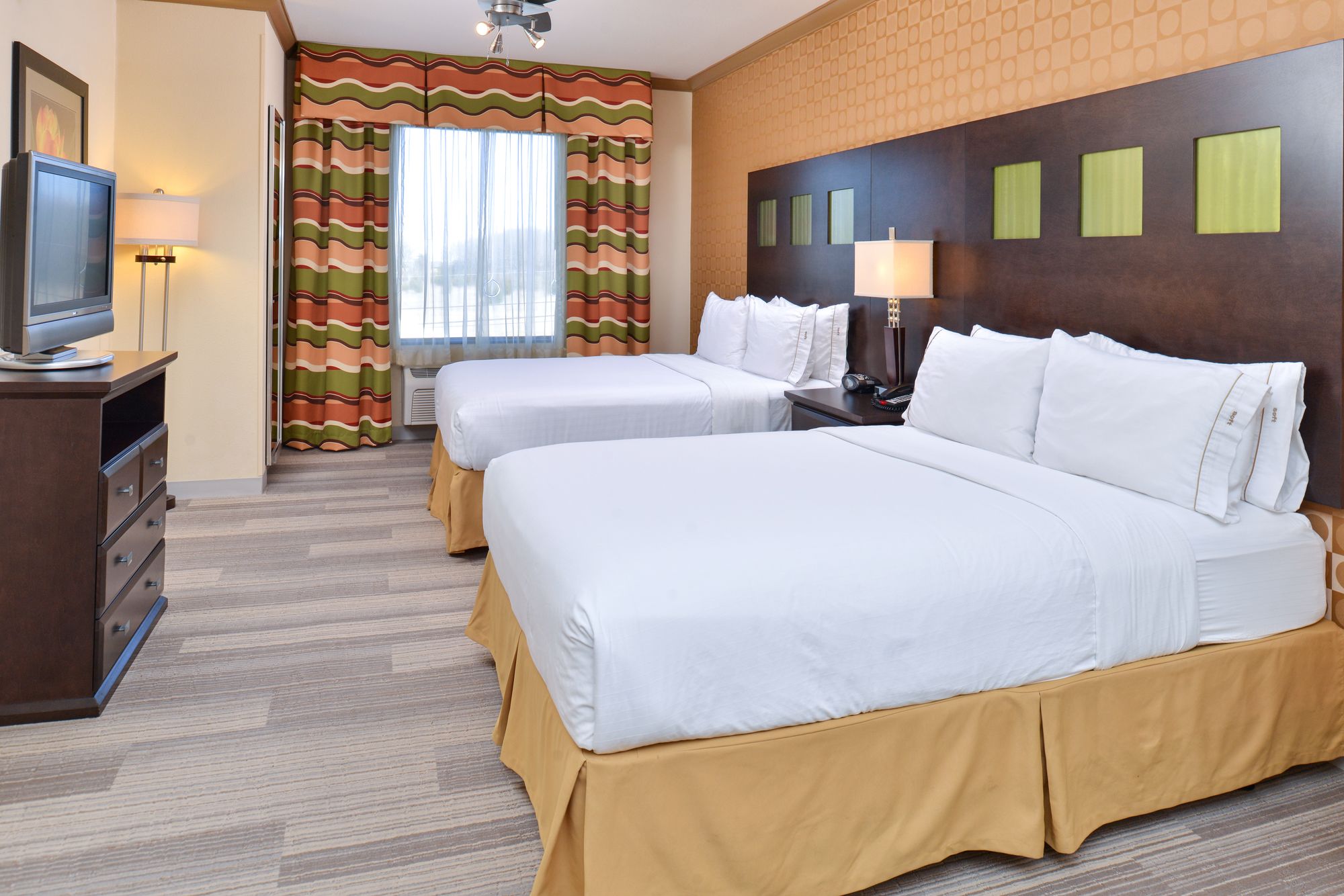 Holiday Inn Express Hotel & Suites Dallas South - Desoto