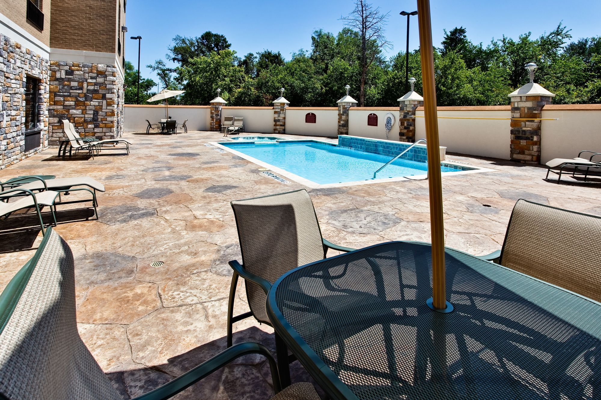 Holiday Inn Express Hotel & Suites Dallas South - Desoto