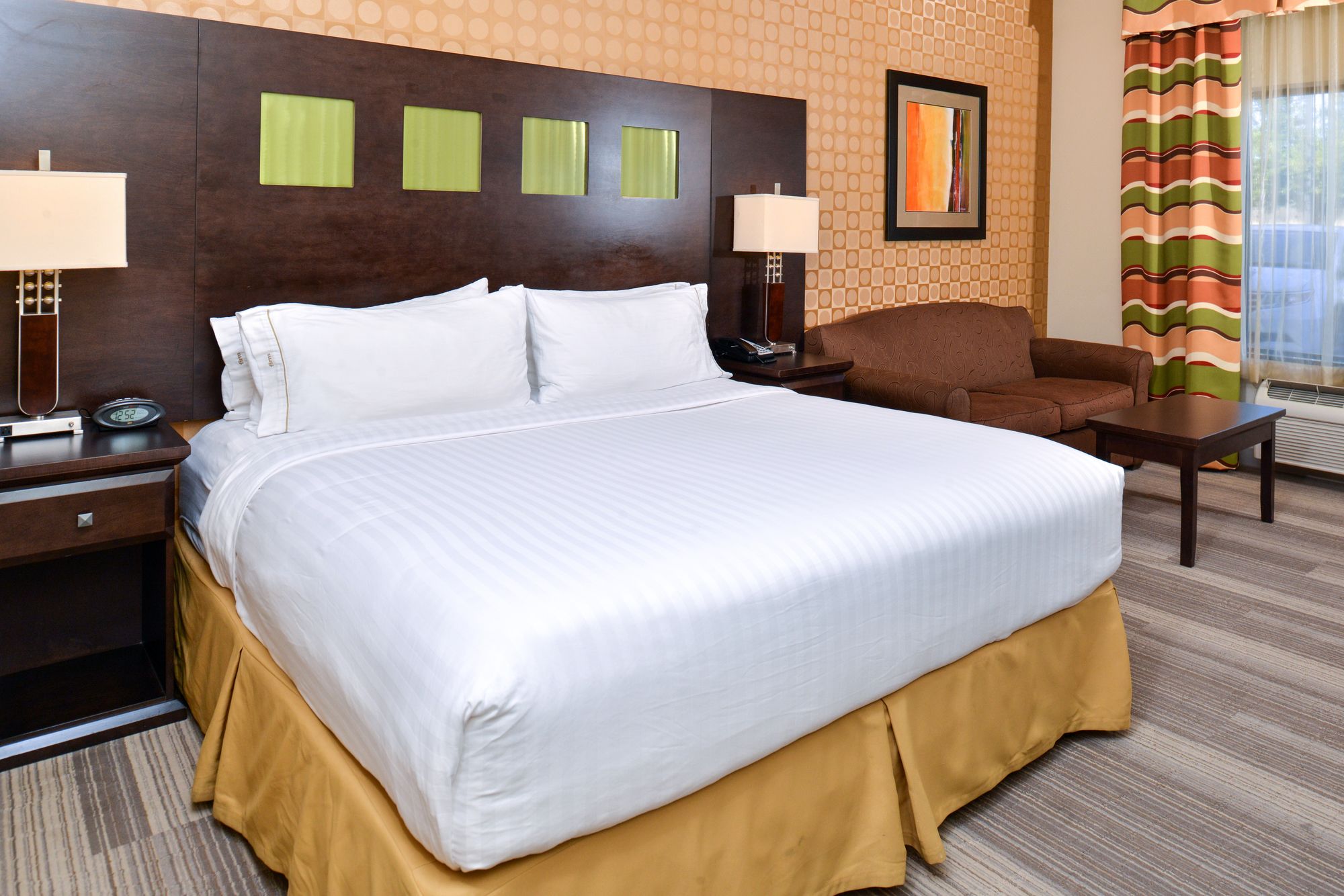 Holiday Inn Express Hotel & Suites Dallas South - Desoto