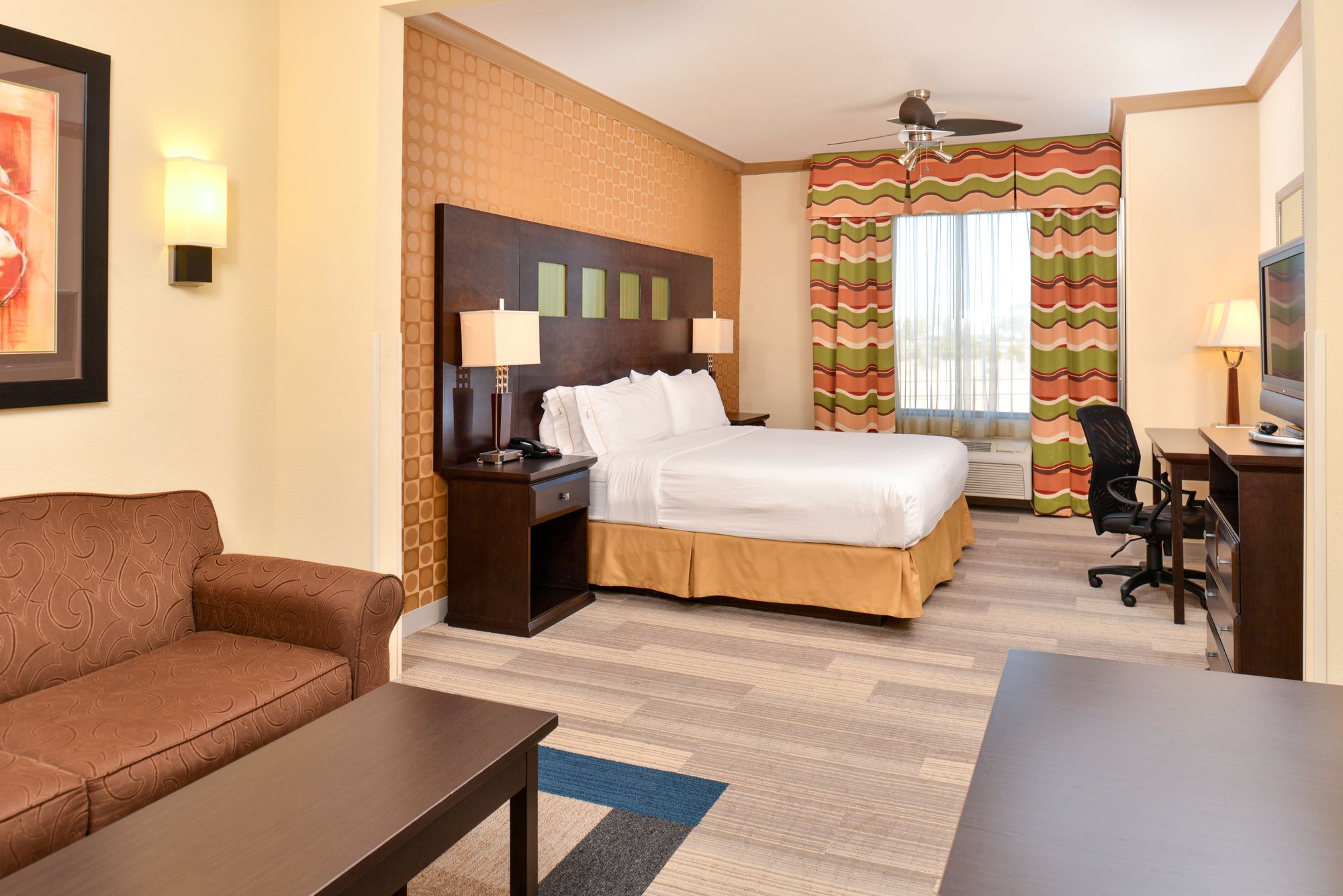 Holiday Inn Express Hotel & Suites Dallas South - Desoto