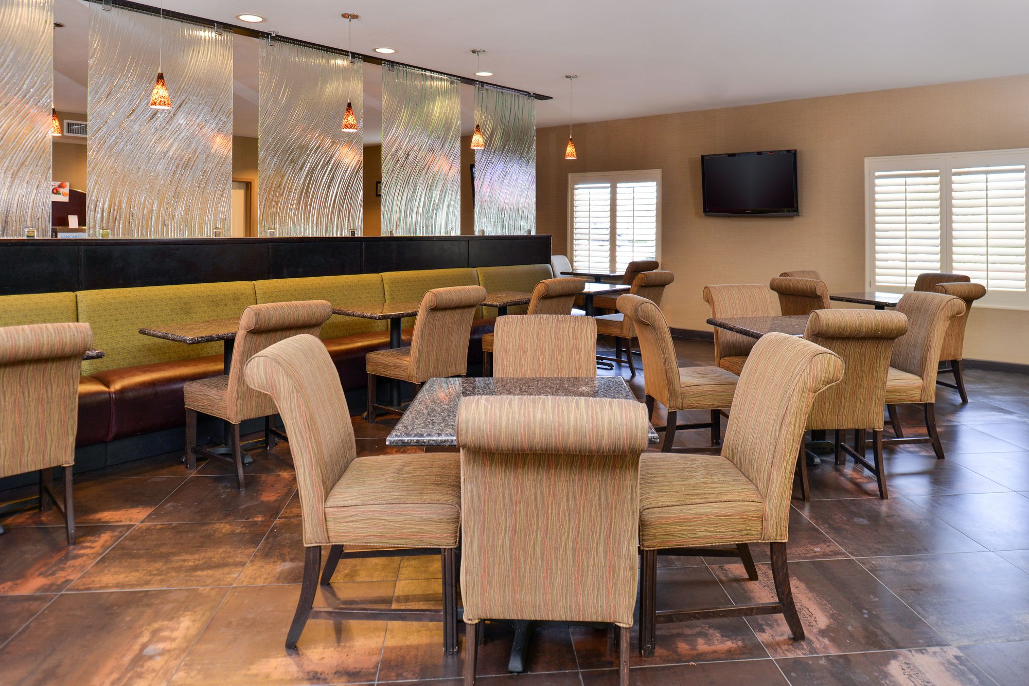 Holiday Inn Express Hotel & Suites Dallas South - Desoto
