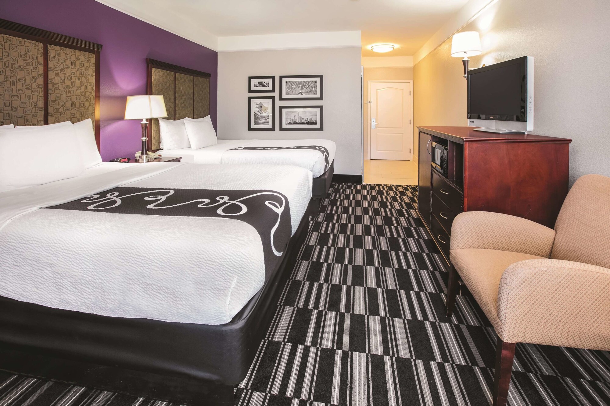 La Quinta Inn & Suites by Wyndham Dallas South-DeSoto