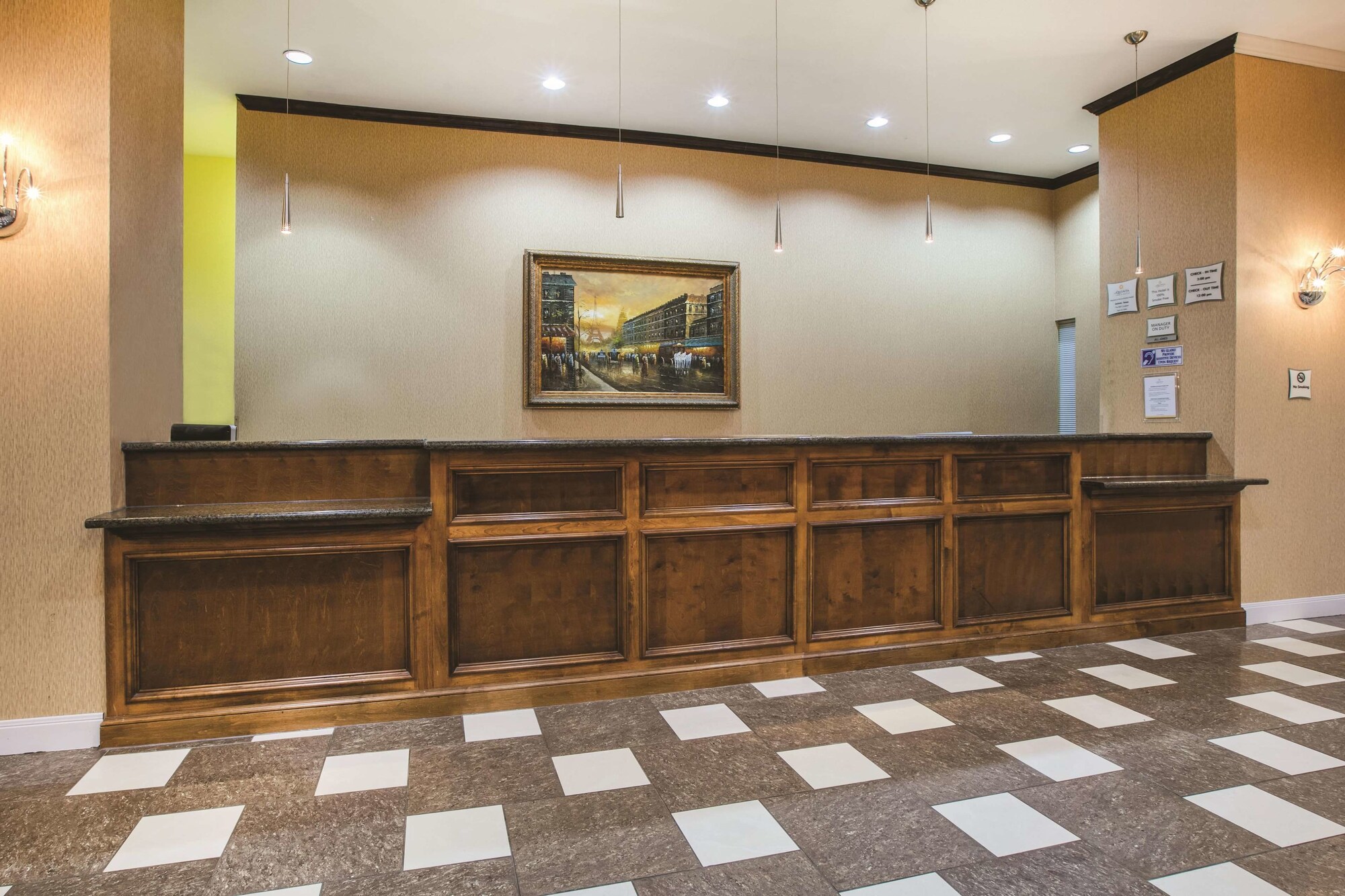 La Quinta Inn & Suites by Wyndham Dallas South-DeSoto