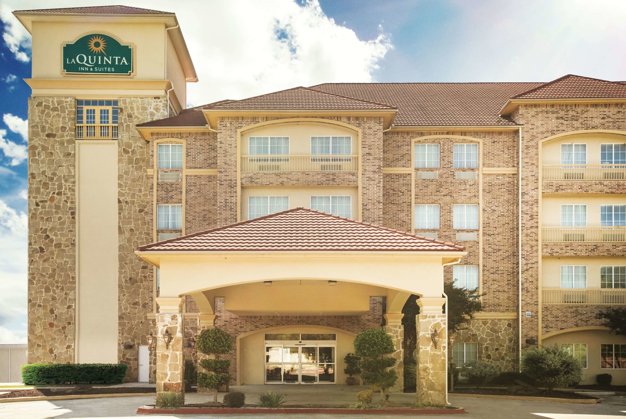 La Quinta Inn & Suites by Wyndham Dallas South-DeSoto