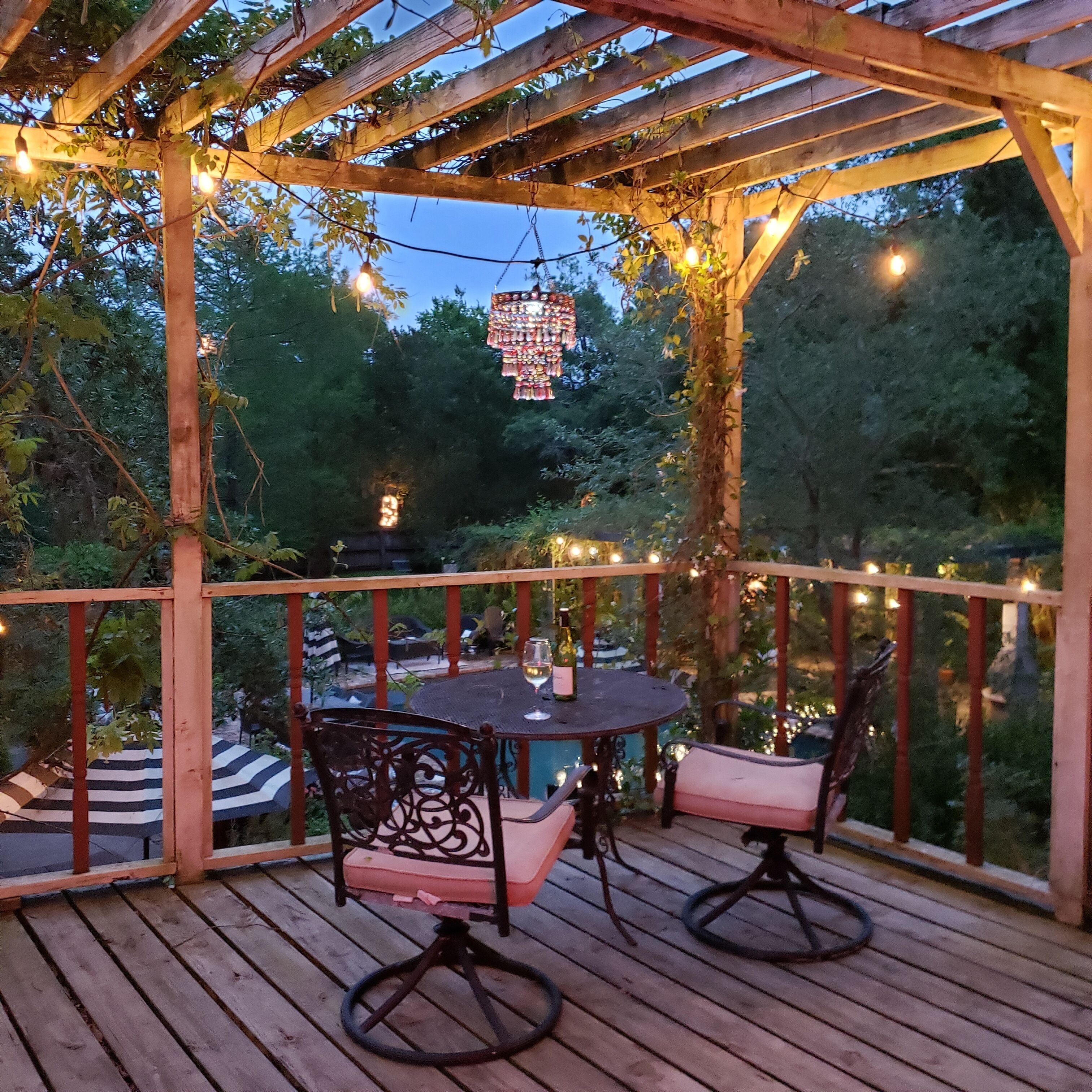 Cedar Oaks Inn
