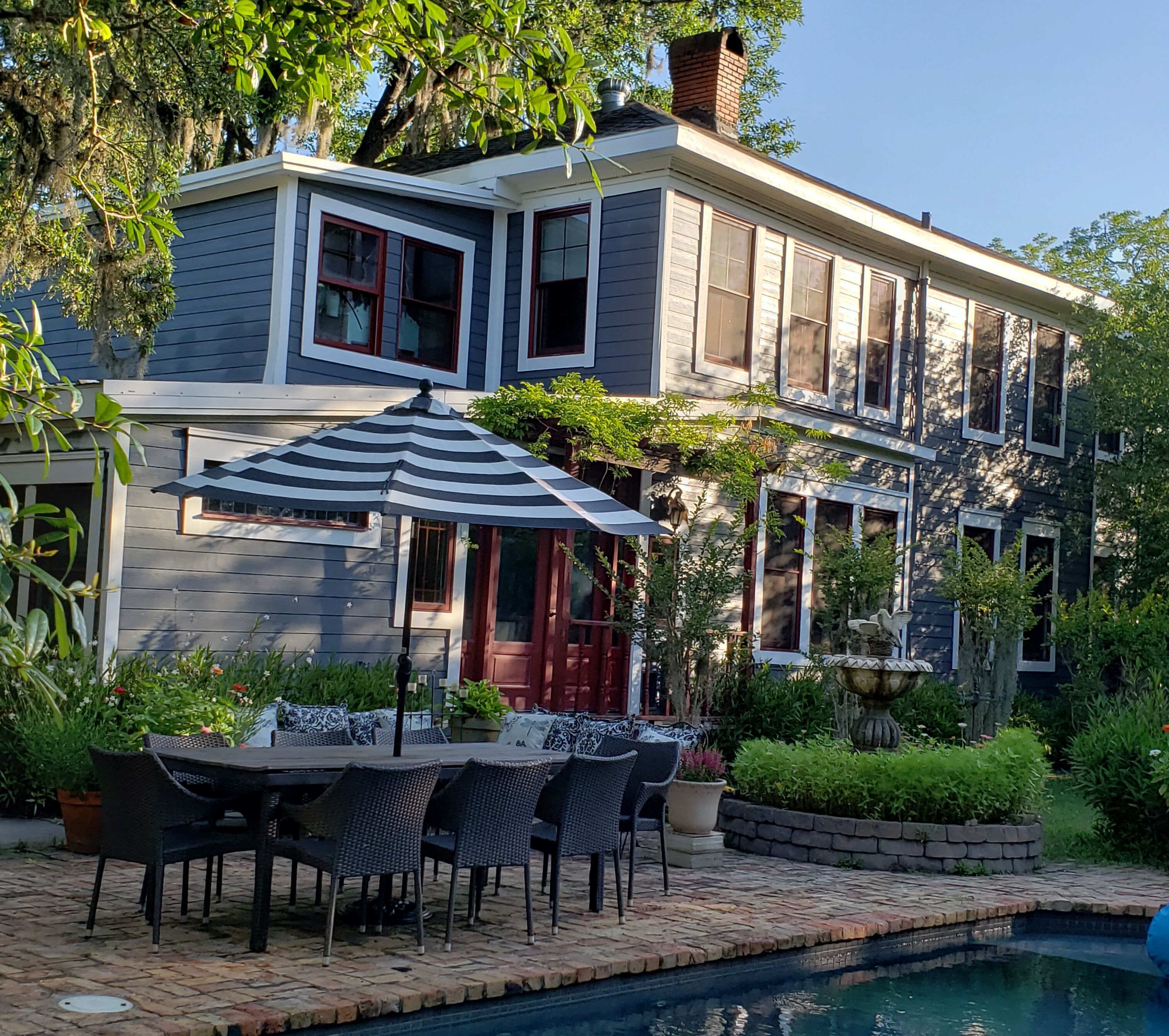Cedar Oaks Inn