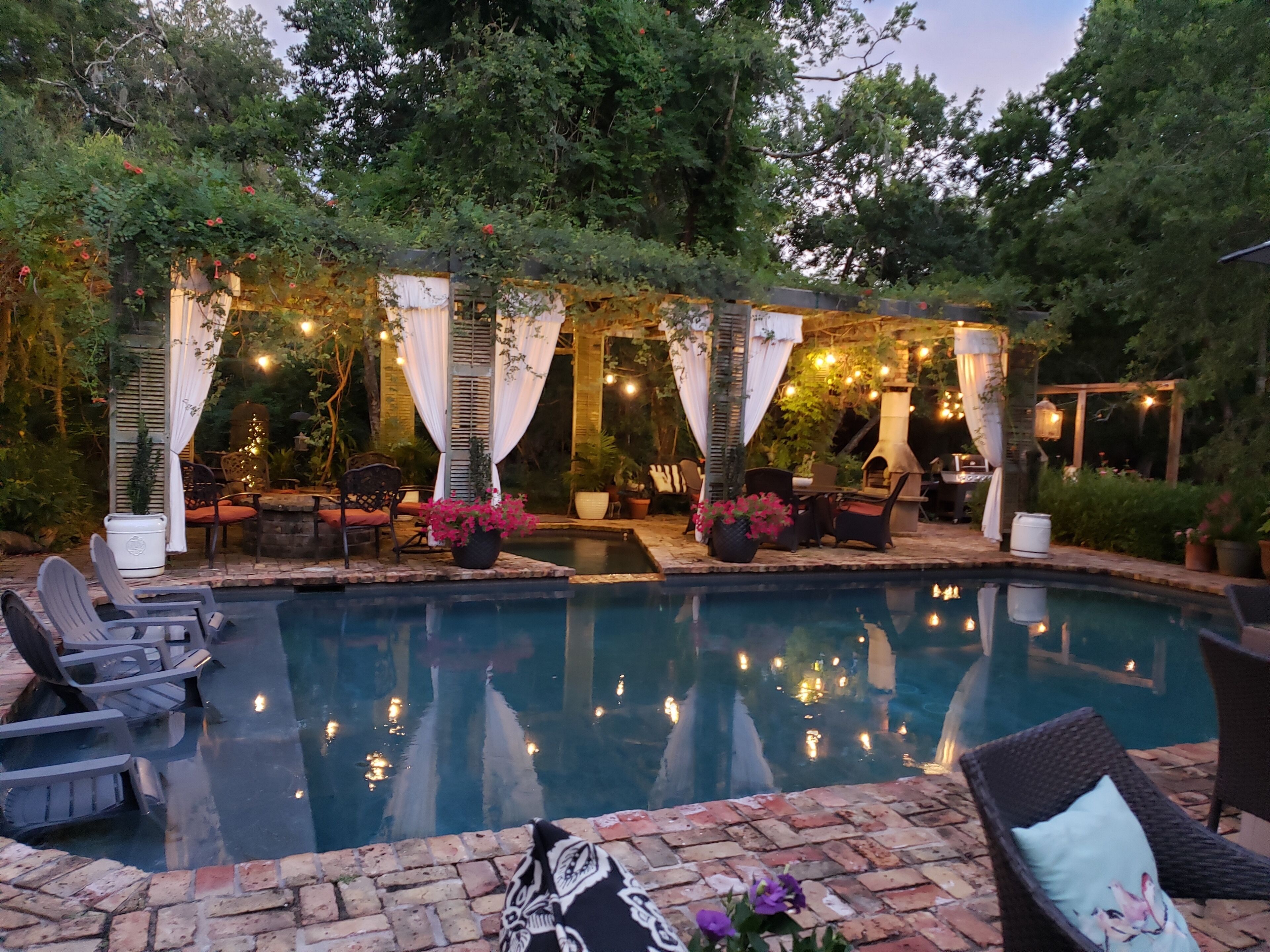 Cedar Oaks Inn