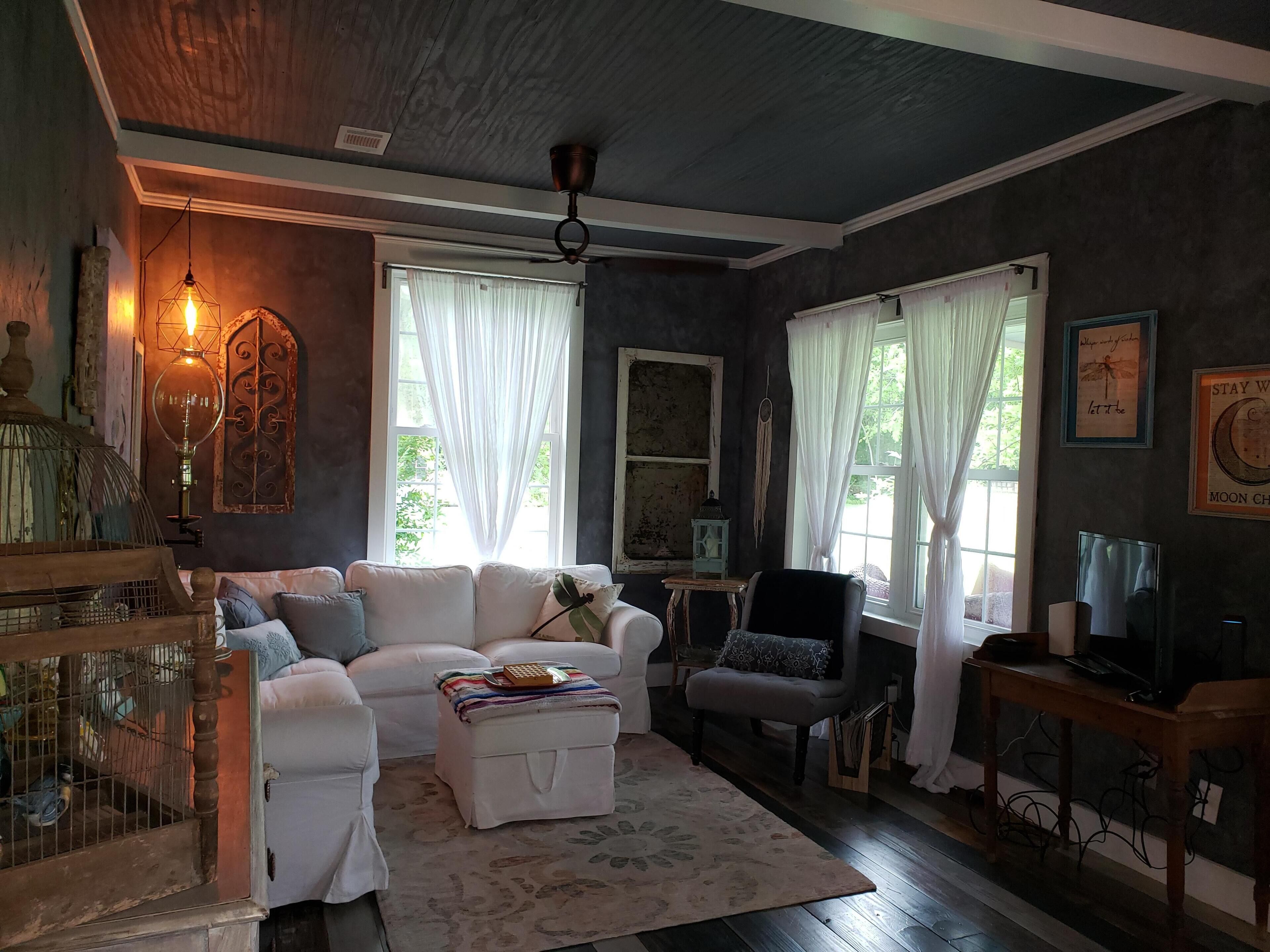 Cedar Oaks Inn