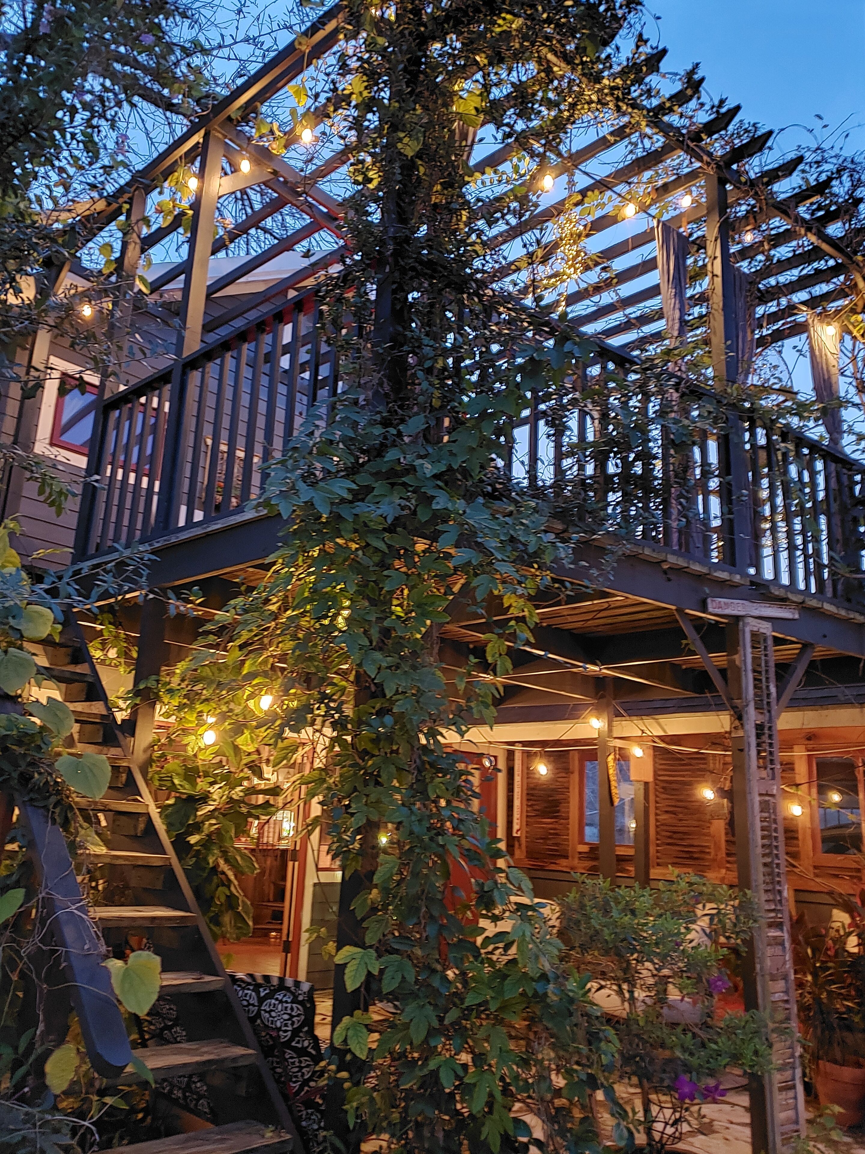 Cedar Oaks Inn