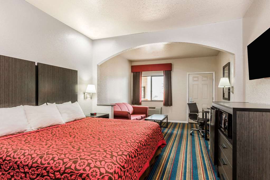 Days Inn by Wyndham Dickinson TX