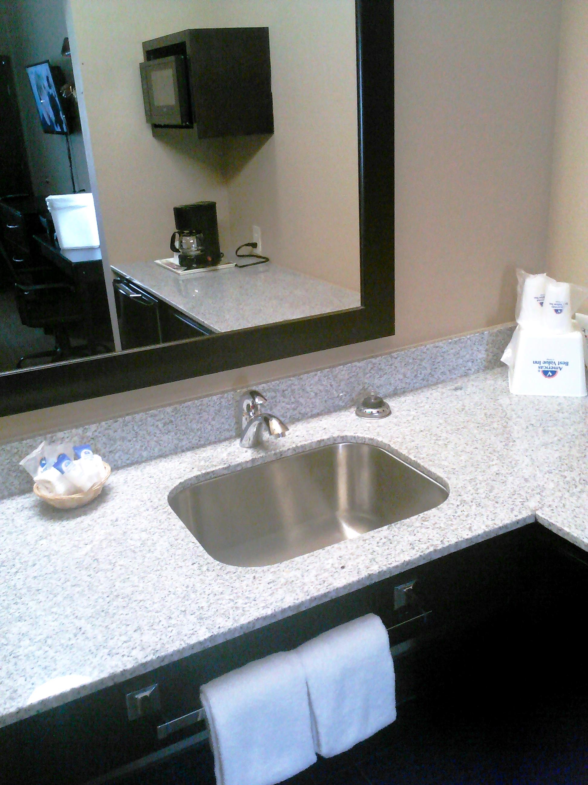 All Seasons Inn & Suites