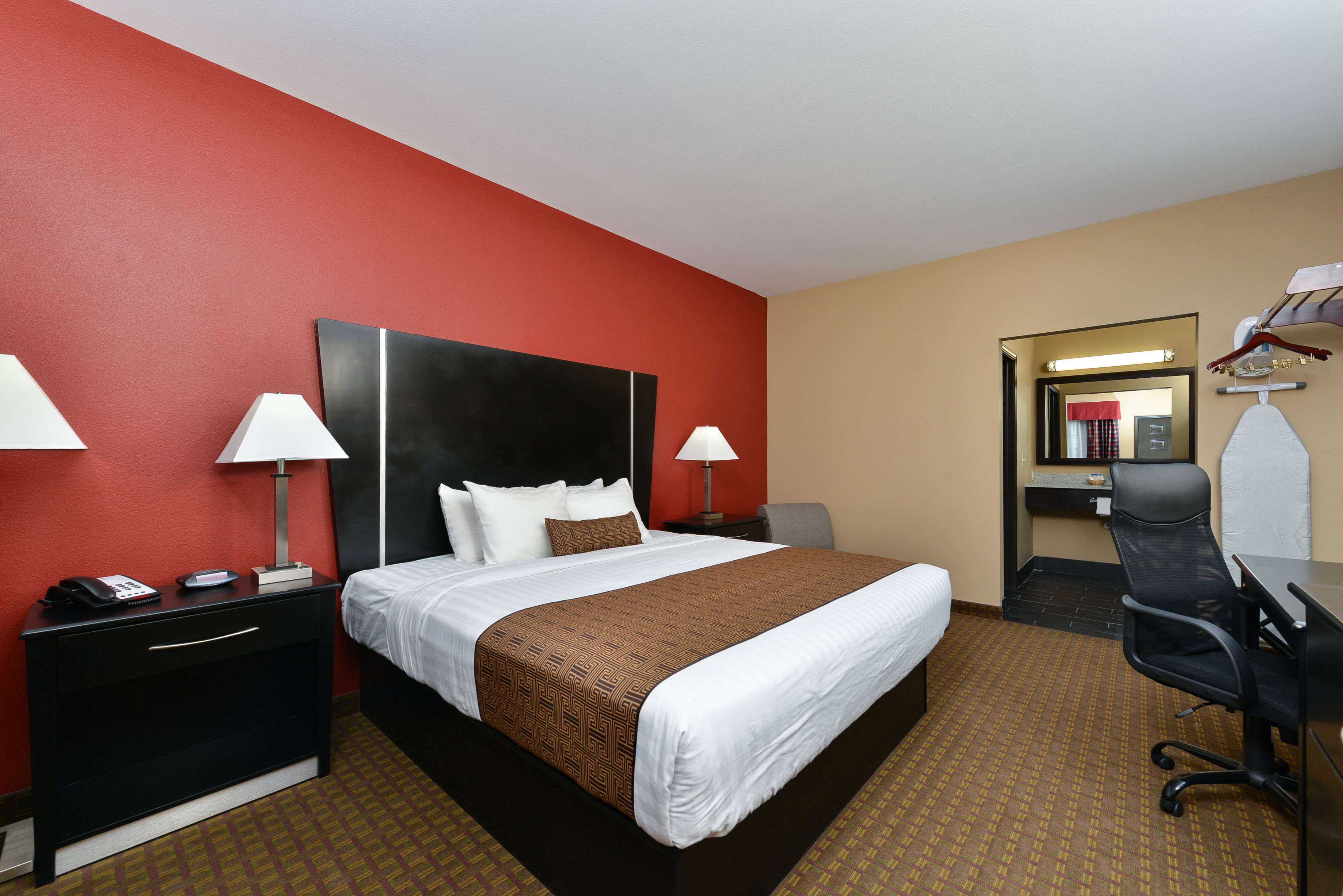 All Seasons Inn & Suites