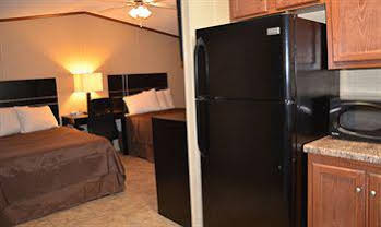 Dilley Lodge
