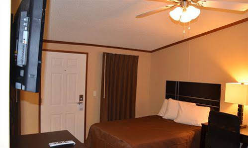 Dilley Lodge