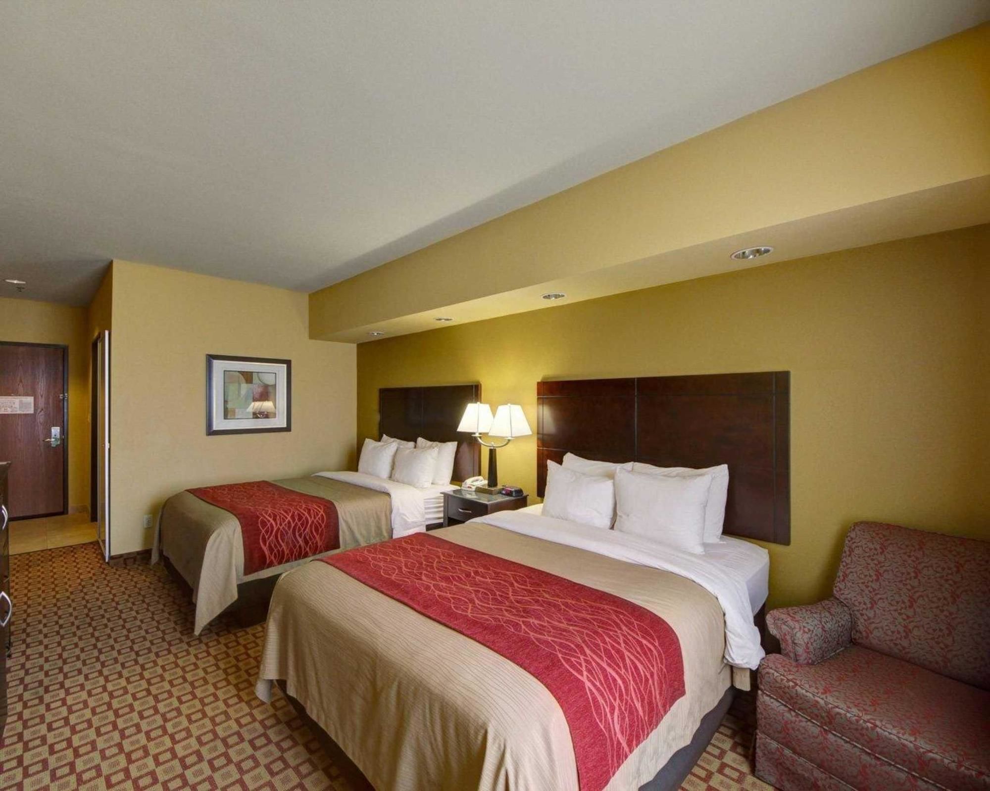 Comfort Inn & Suites Donna near I-2