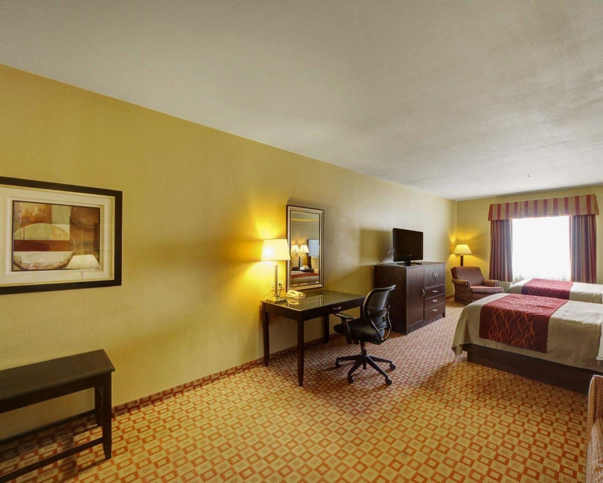 Comfort Inn & Suites Donna near I-2