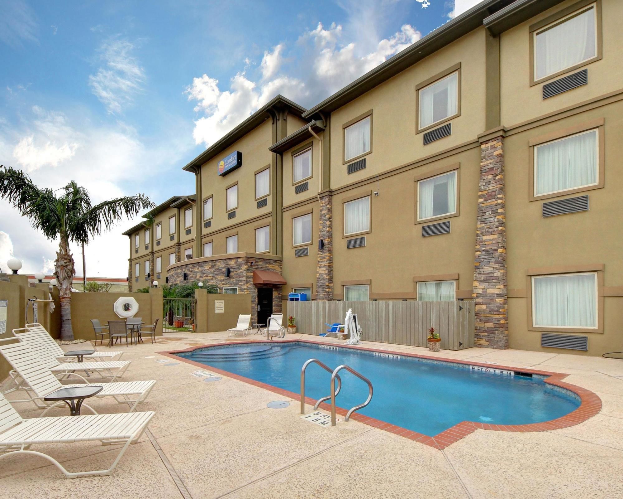 Comfort Inn & Suites Donna near I-2