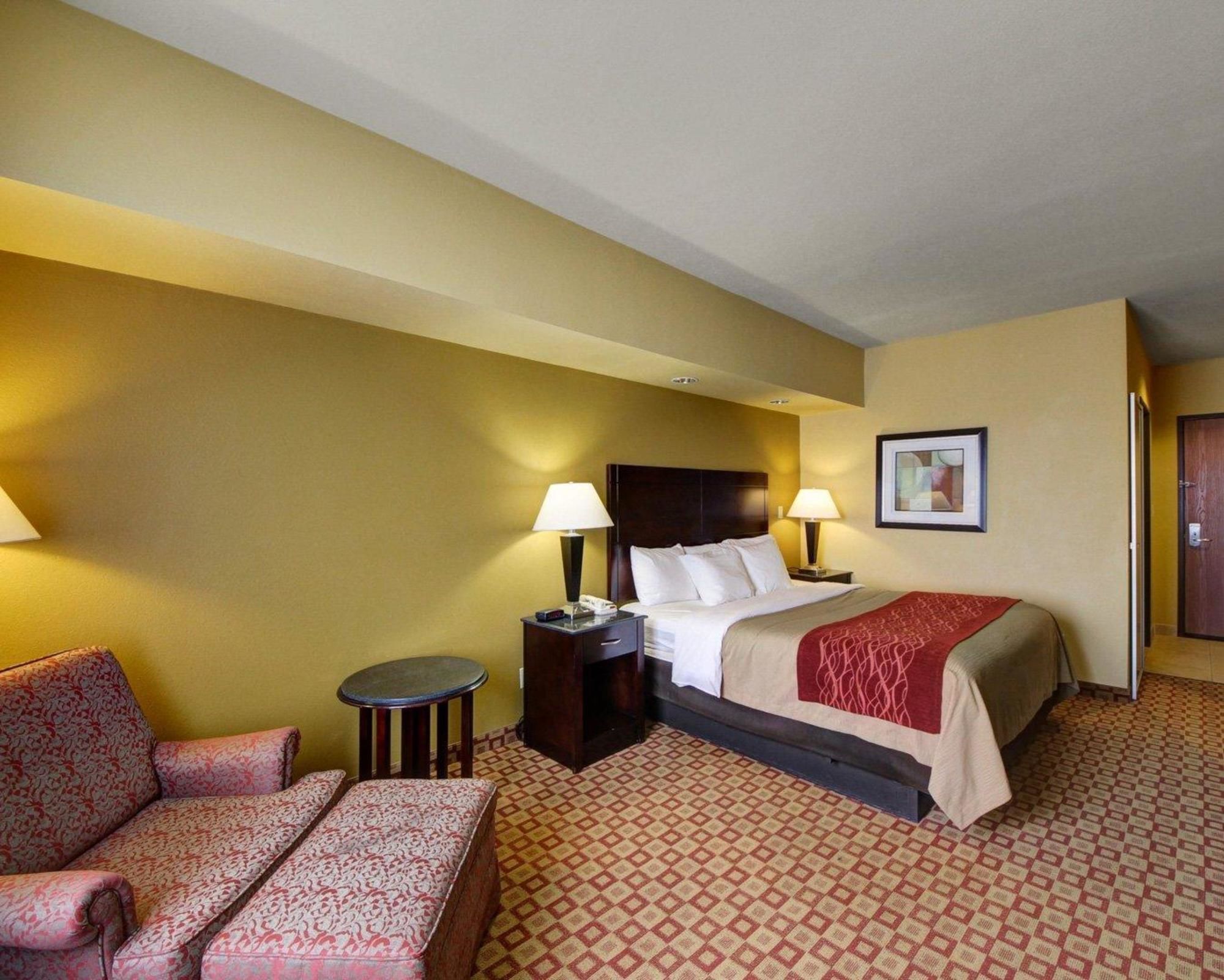 Comfort Inn & Suites Donna near I-2