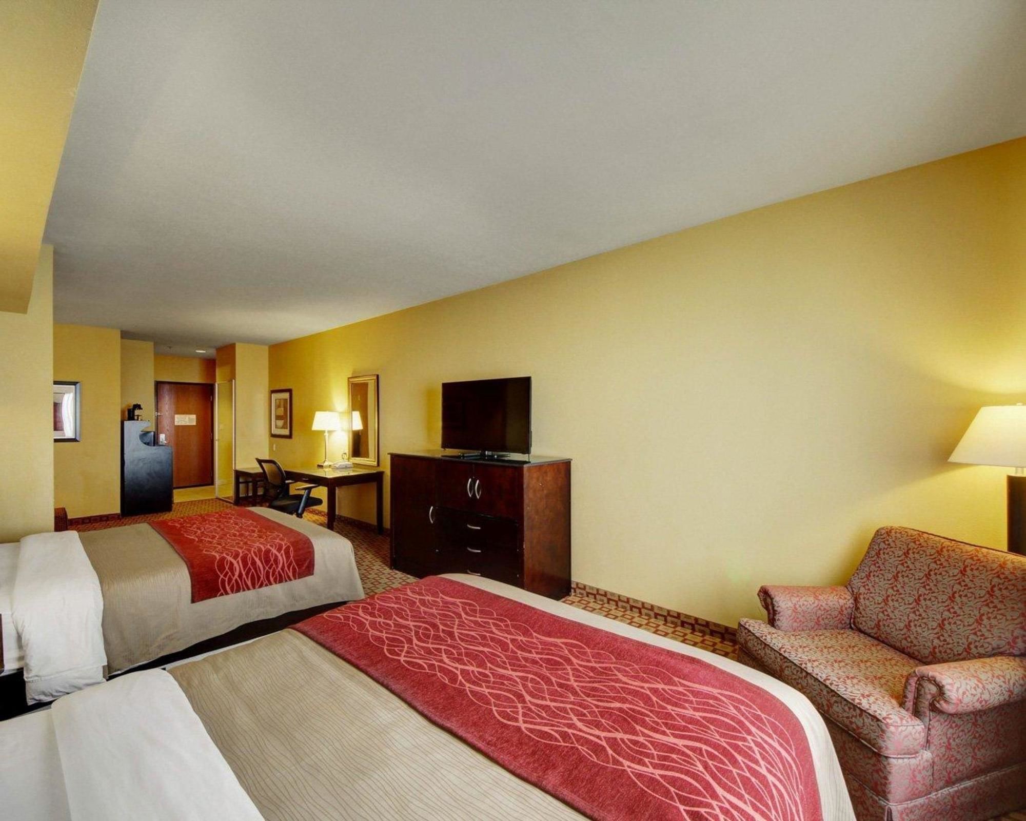 Comfort Inn & Suites Donna near I-2