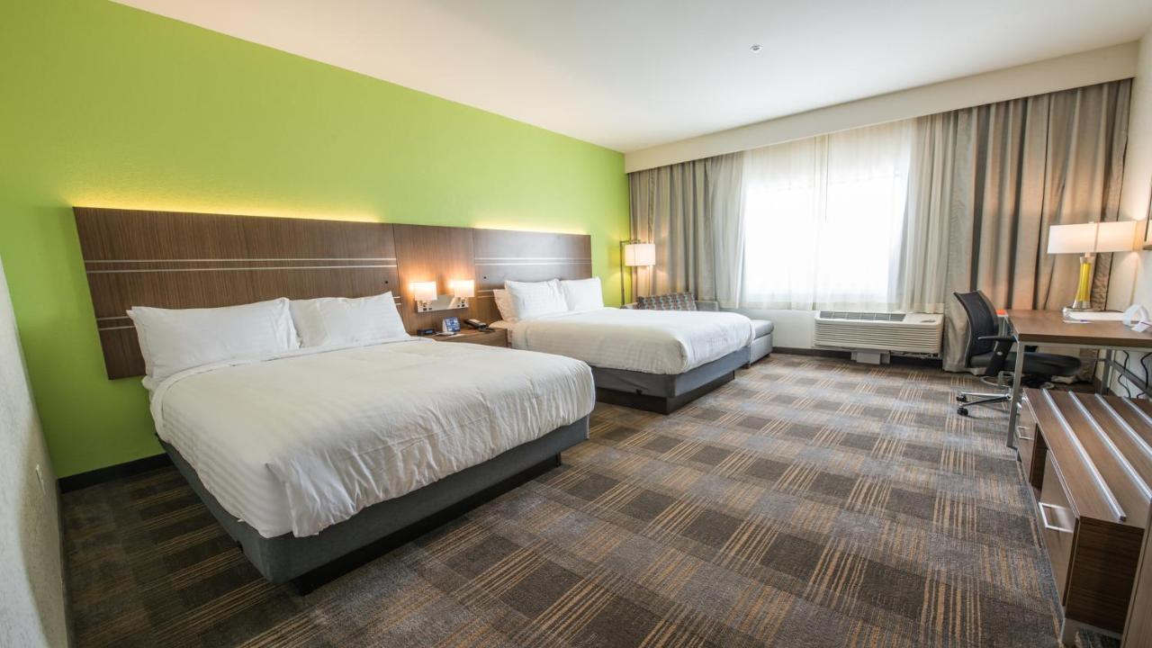 Holiday Inn Express & Suites Dripping Springs - Austin Area